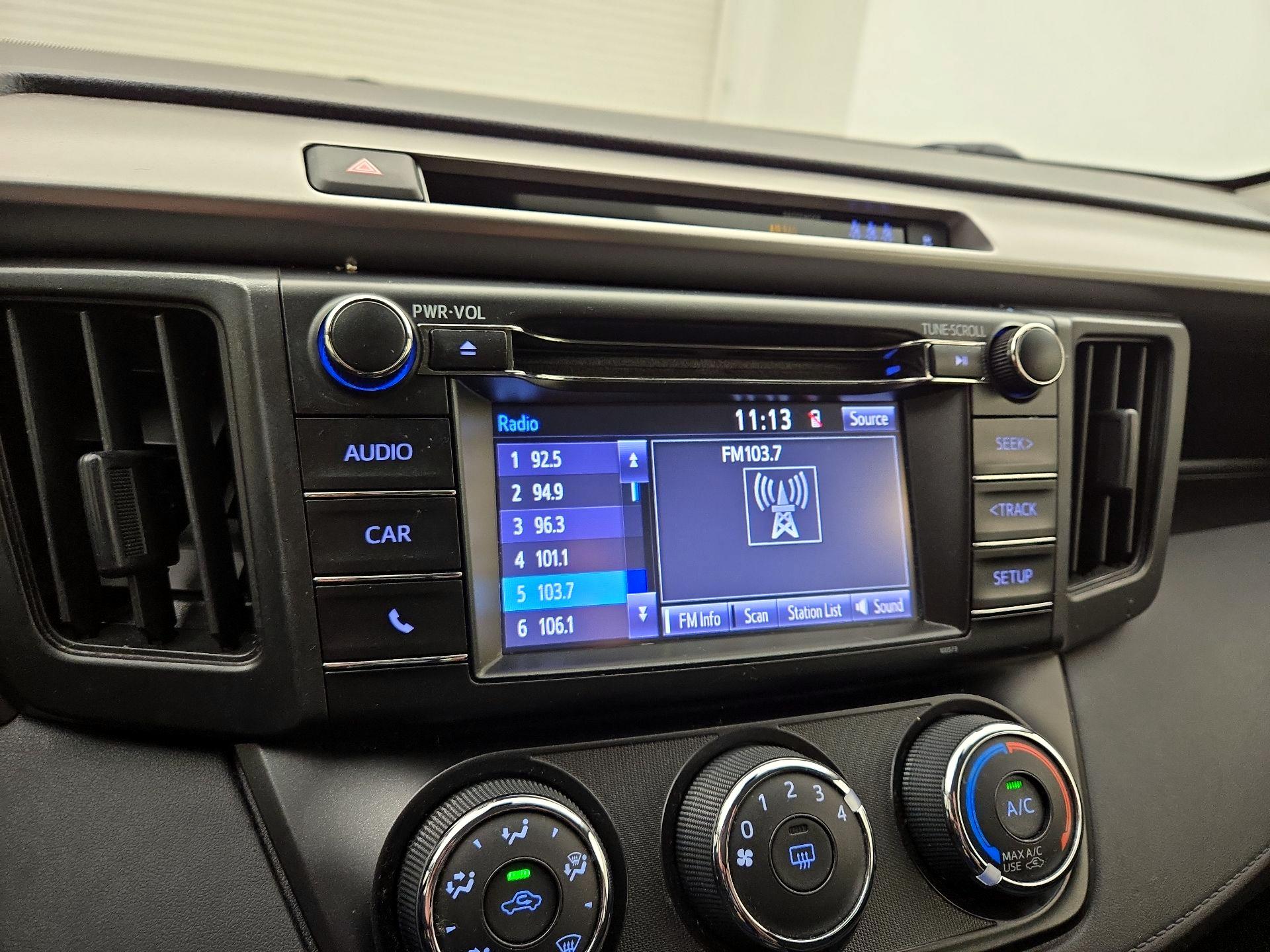 Thumbnail: 2018 Toyota RAV4 - 15