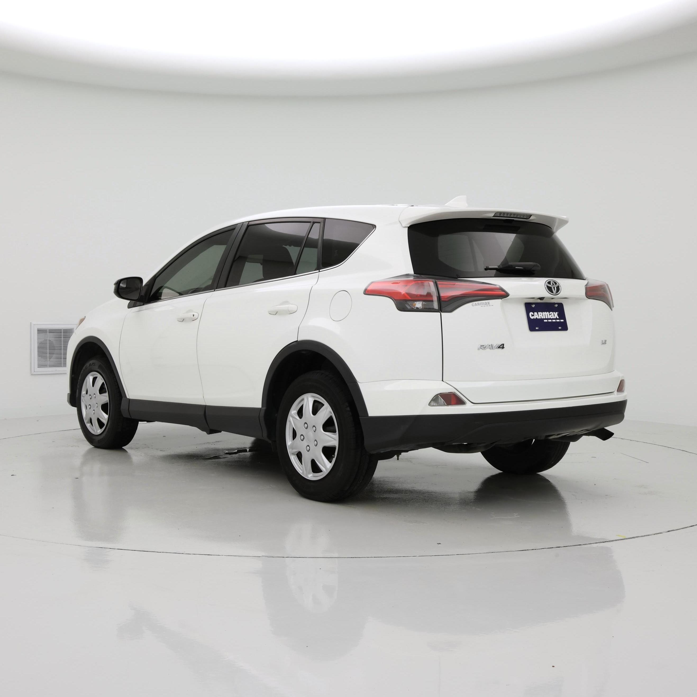 Thumbnail: 2018 Toyota RAV4 - 2