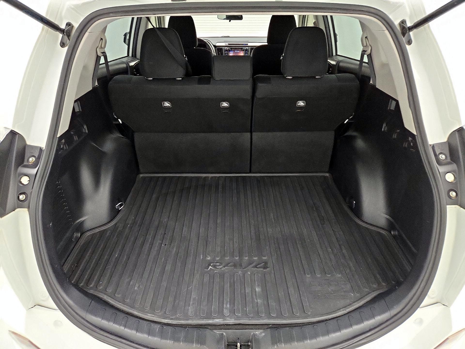 Thumbnail: 2018 Toyota RAV4 - 20