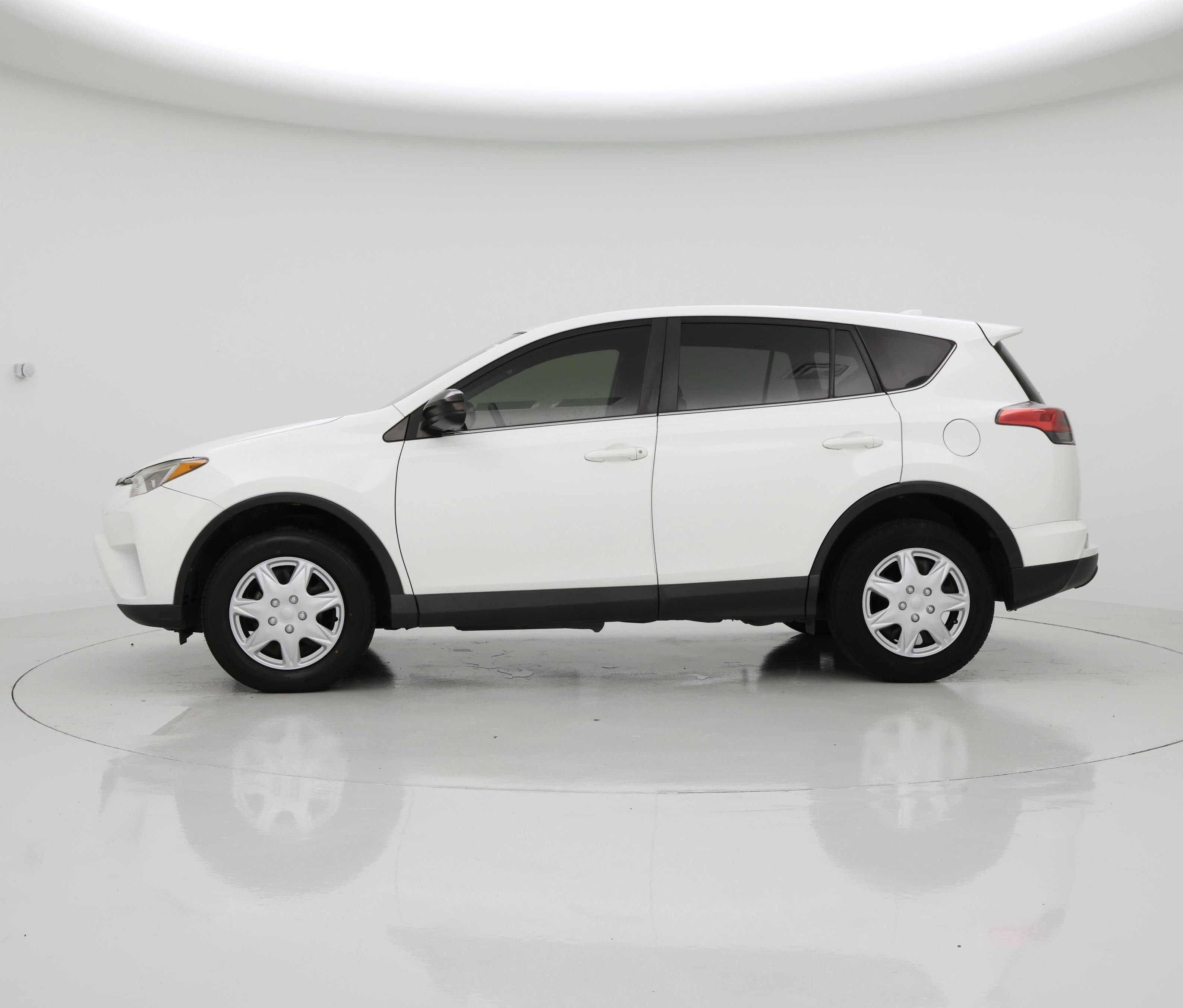 Thumbnail: 2018 Toyota RAV4 - 3