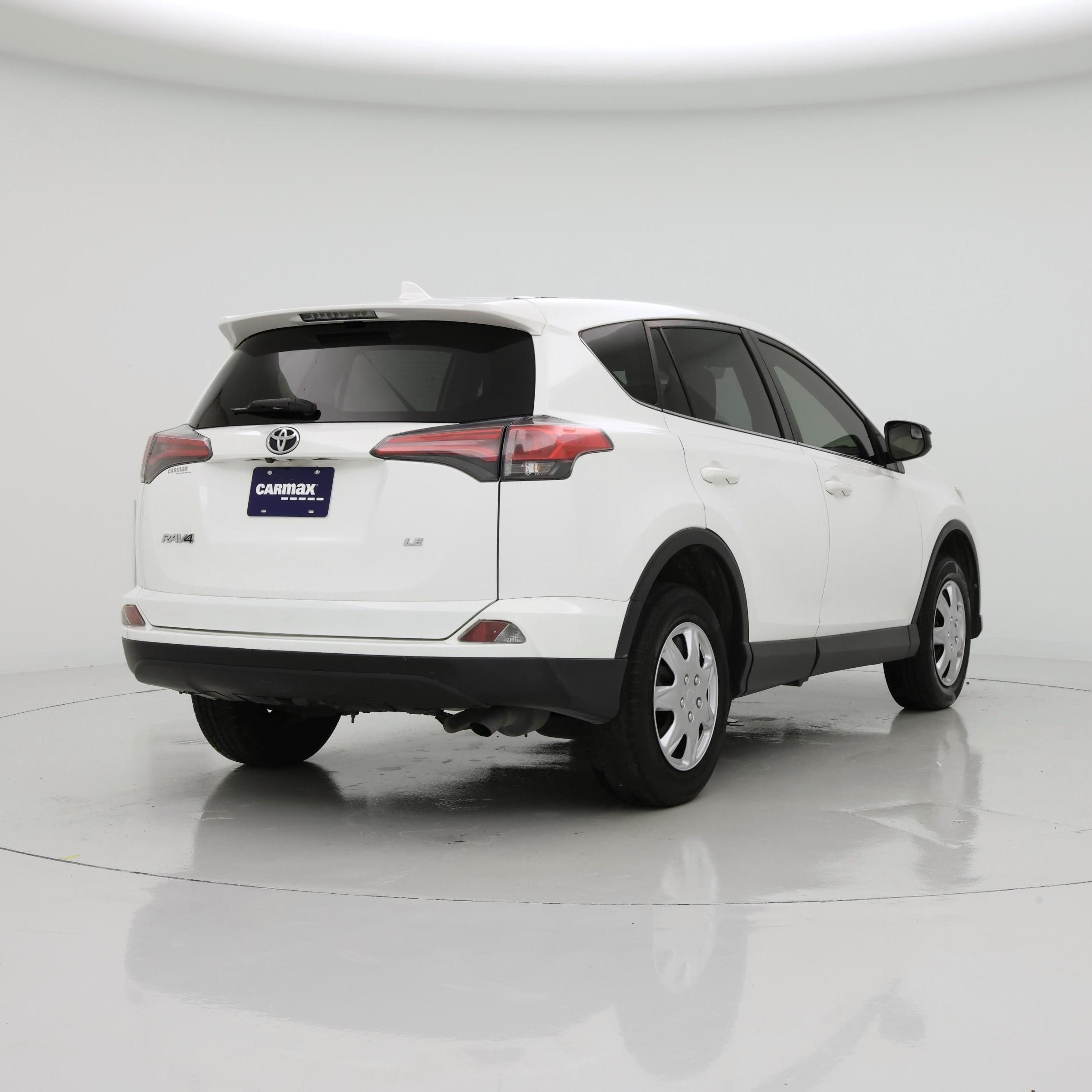 Thumbnail: 2018 Toyota RAV4 - 8