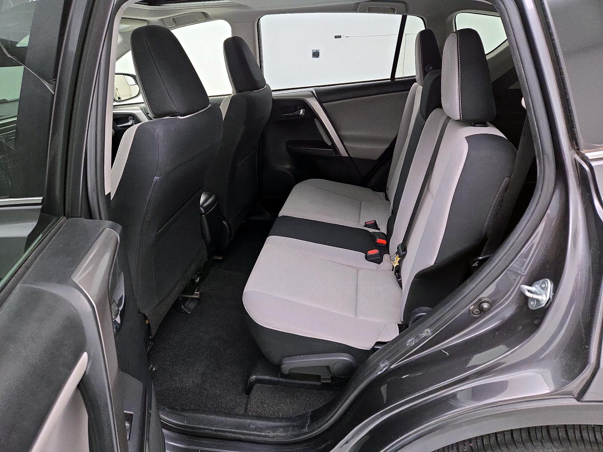 Thumbnail: 2017 Toyota RAV4 - 20