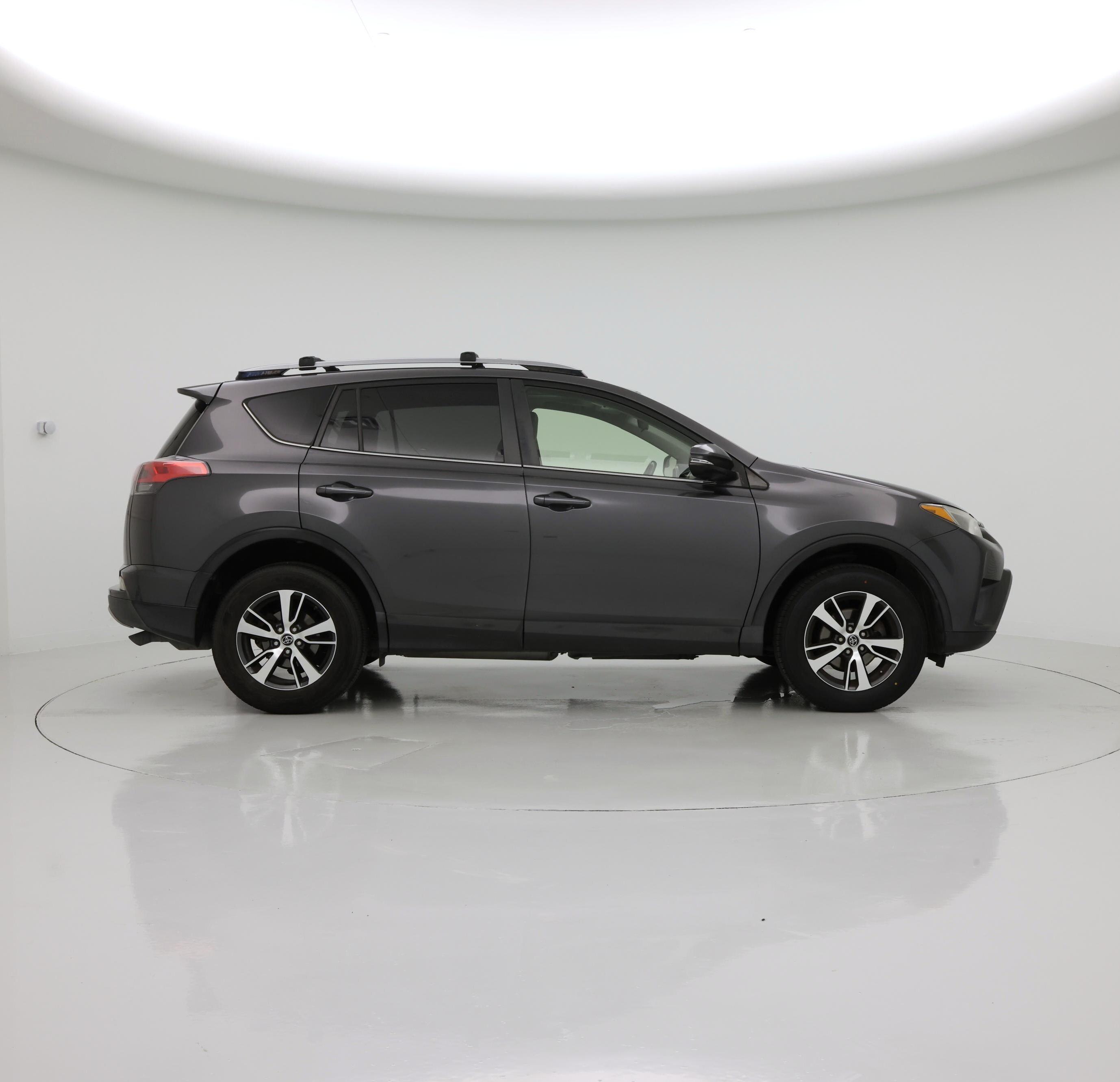 Thumbnail: 2017 Toyota RAV4 - 7