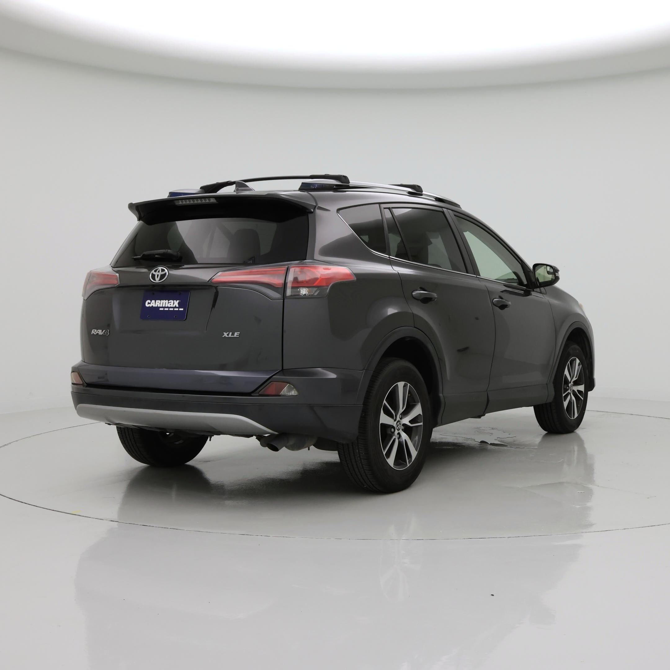 Thumbnail: 2017 Toyota RAV4 - 8