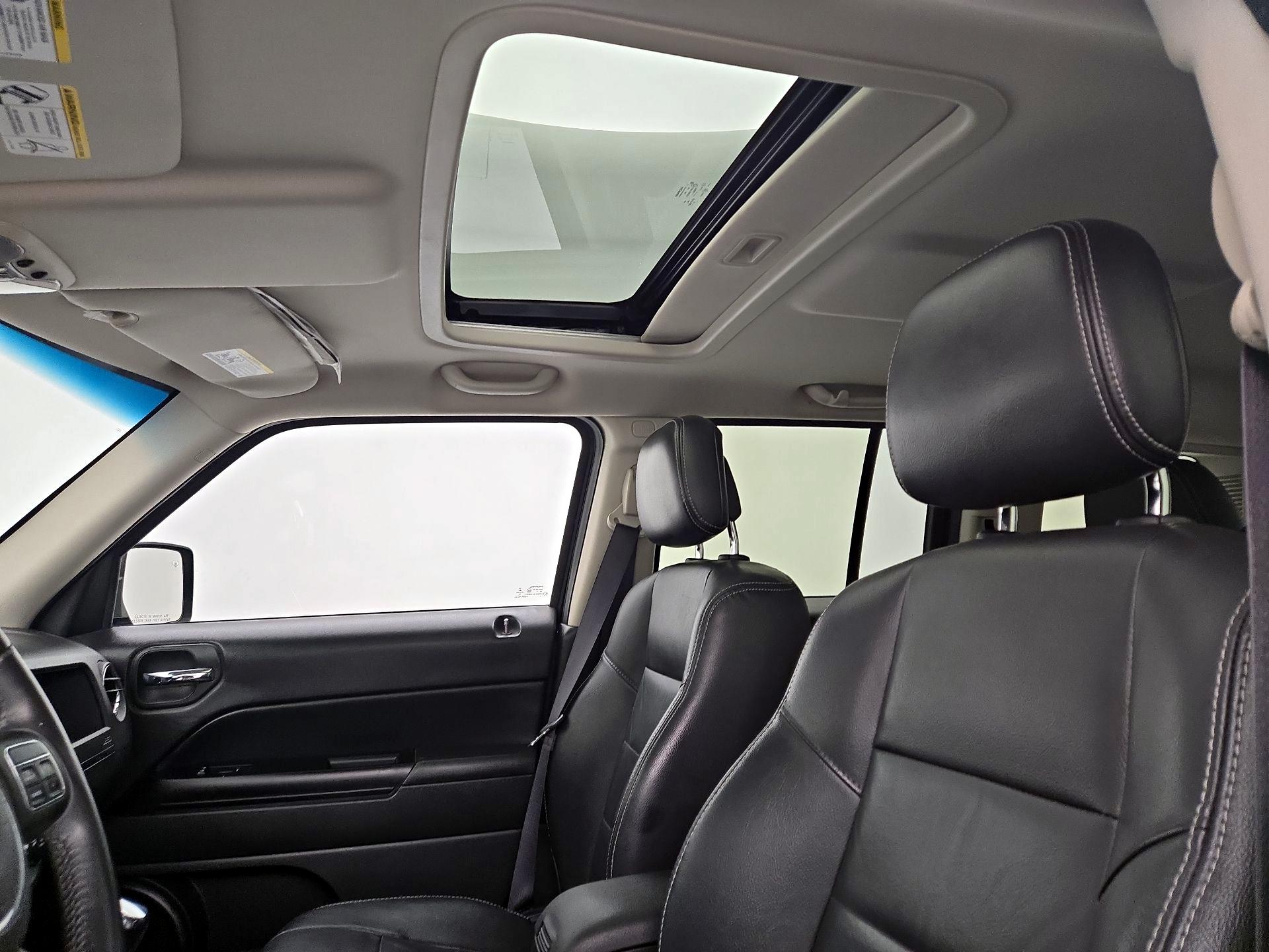 Thumbnail: 2016 Jeep Patriot - 18