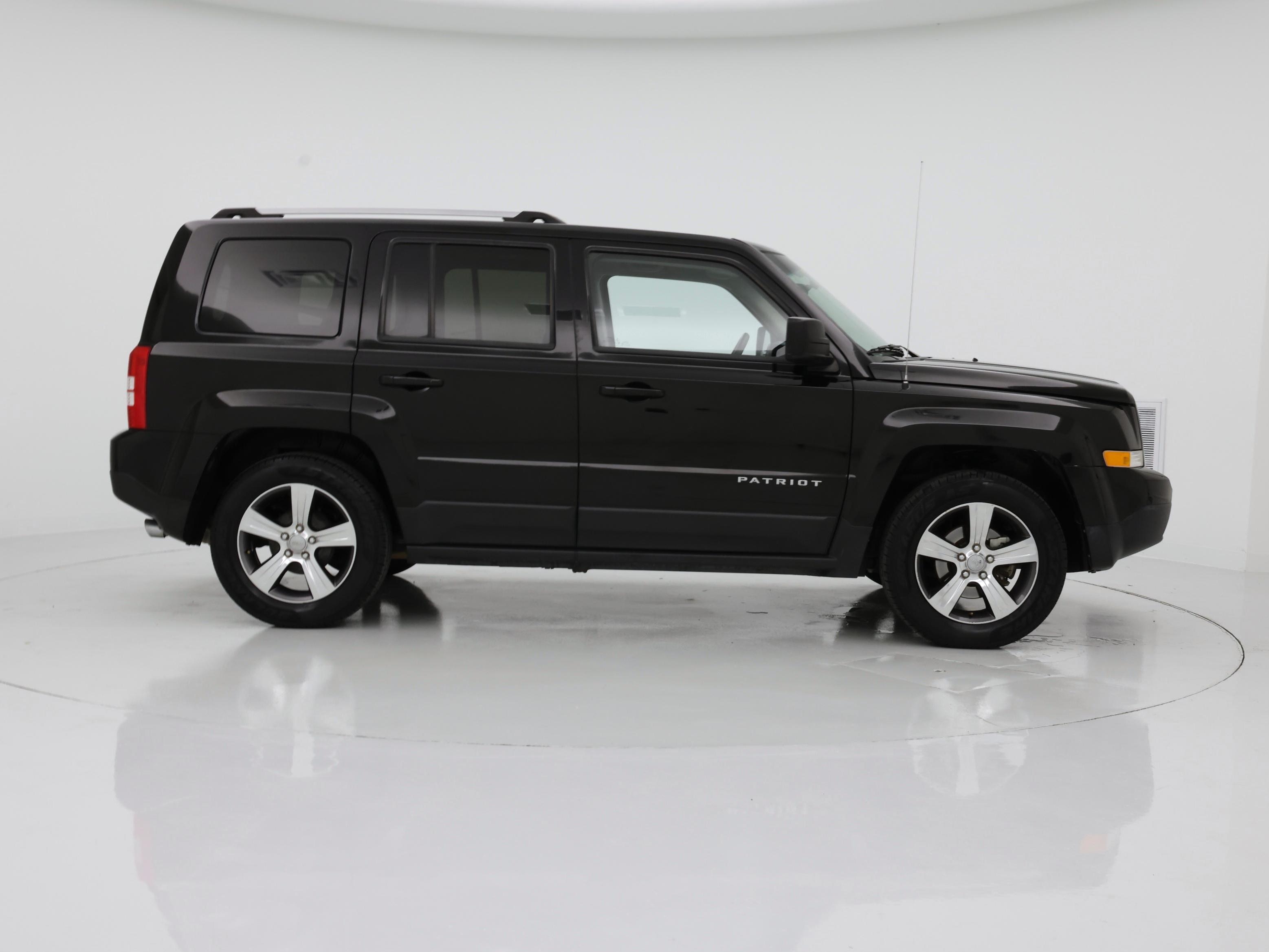 Thumbnail: 2016 Jeep Patriot - 7