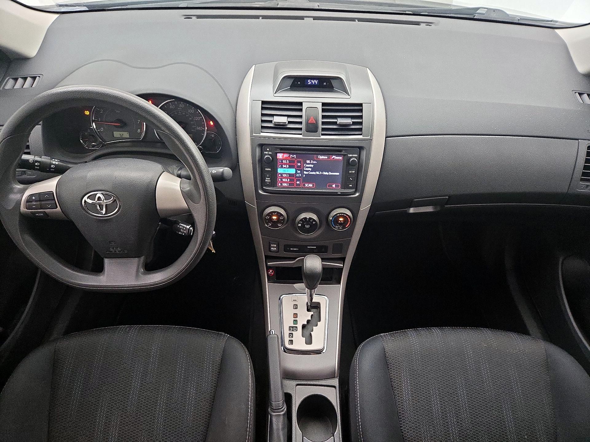 Thumbnail: 2013 Toyota Corolla - 9