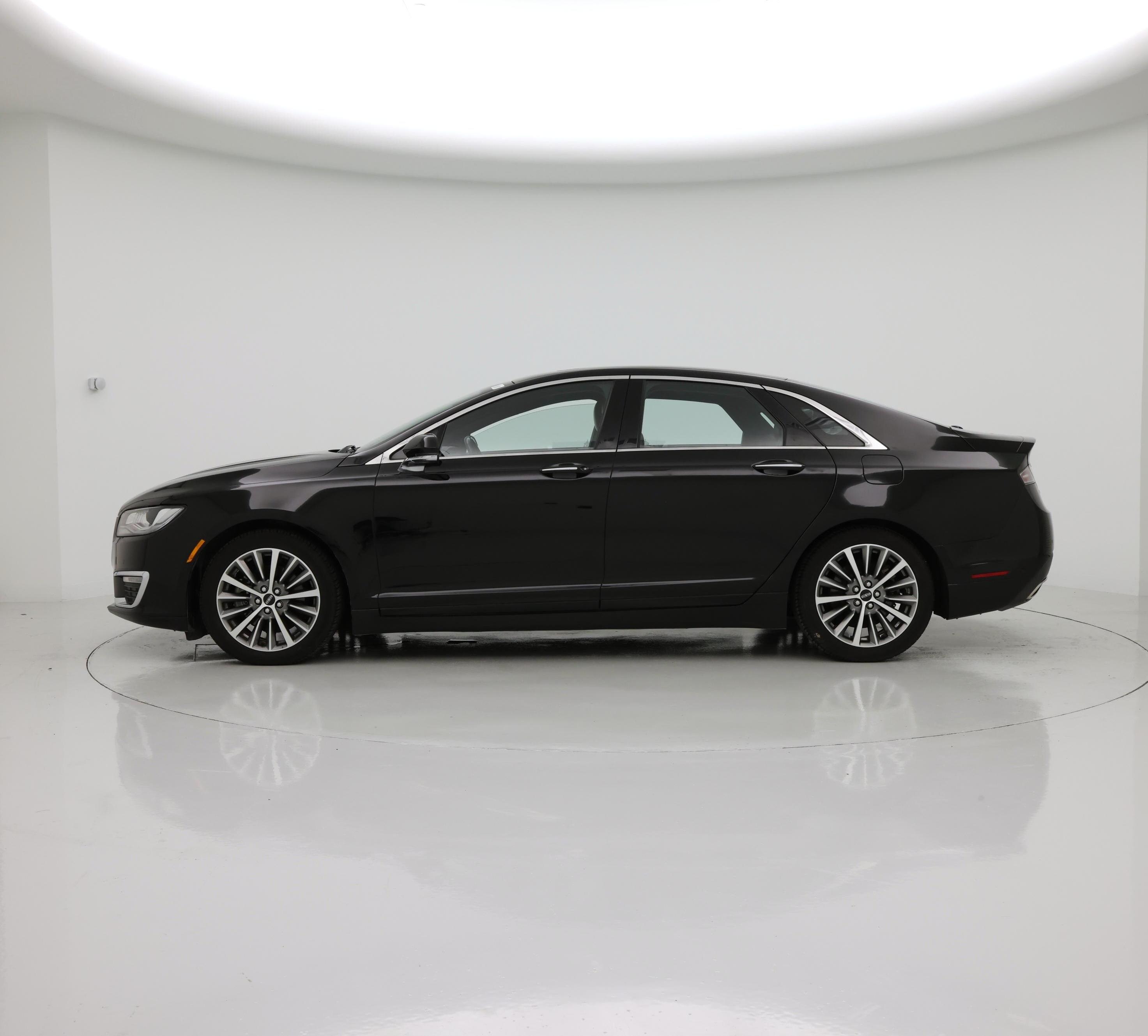 Thumbnail: 2018 Lincoln MKZ - 3