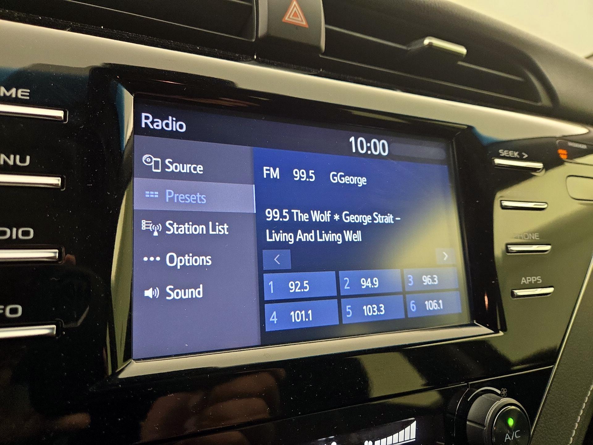 Thumbnail: 2018 Toyota Camry - 15