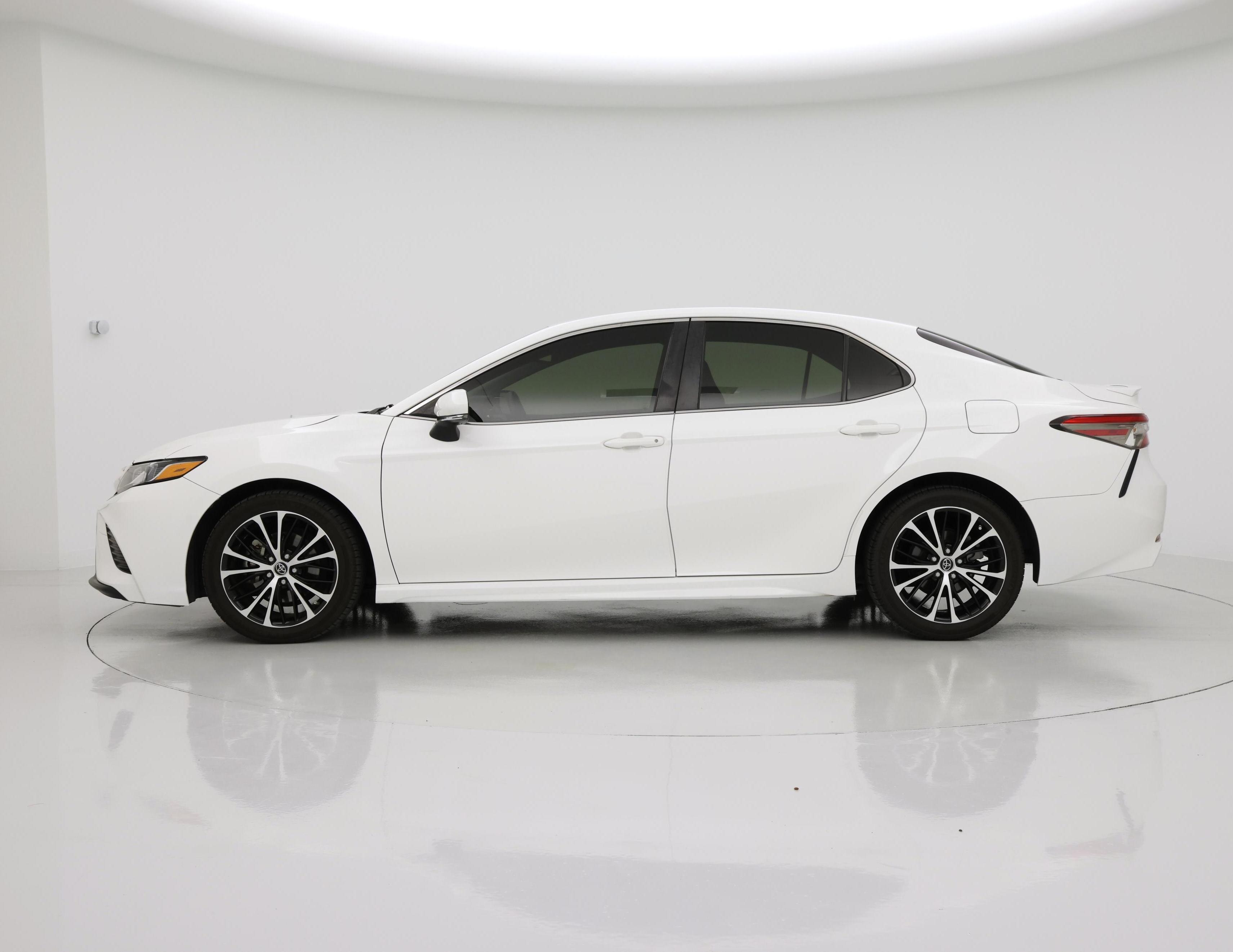 Thumbnail: 2018 Toyota Camry - 3
