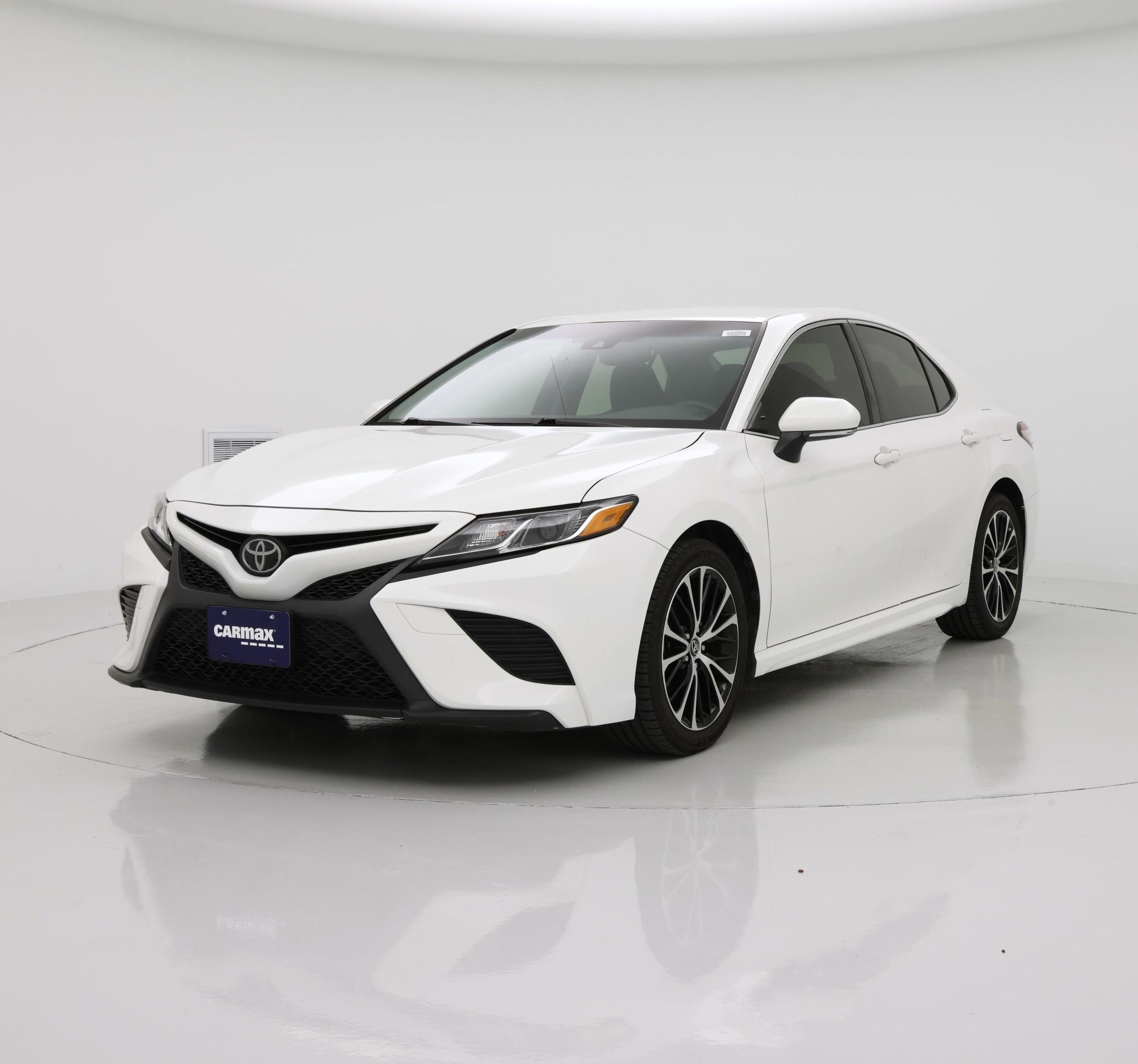 Thumbnail: 2018 Toyota Camry - 4