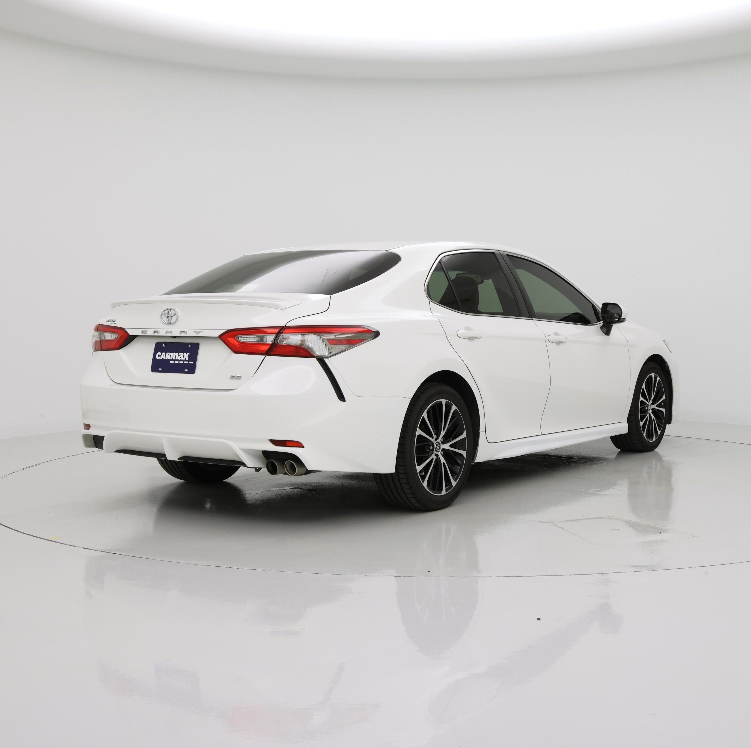 Thumbnail: 2018 Toyota Camry - 8