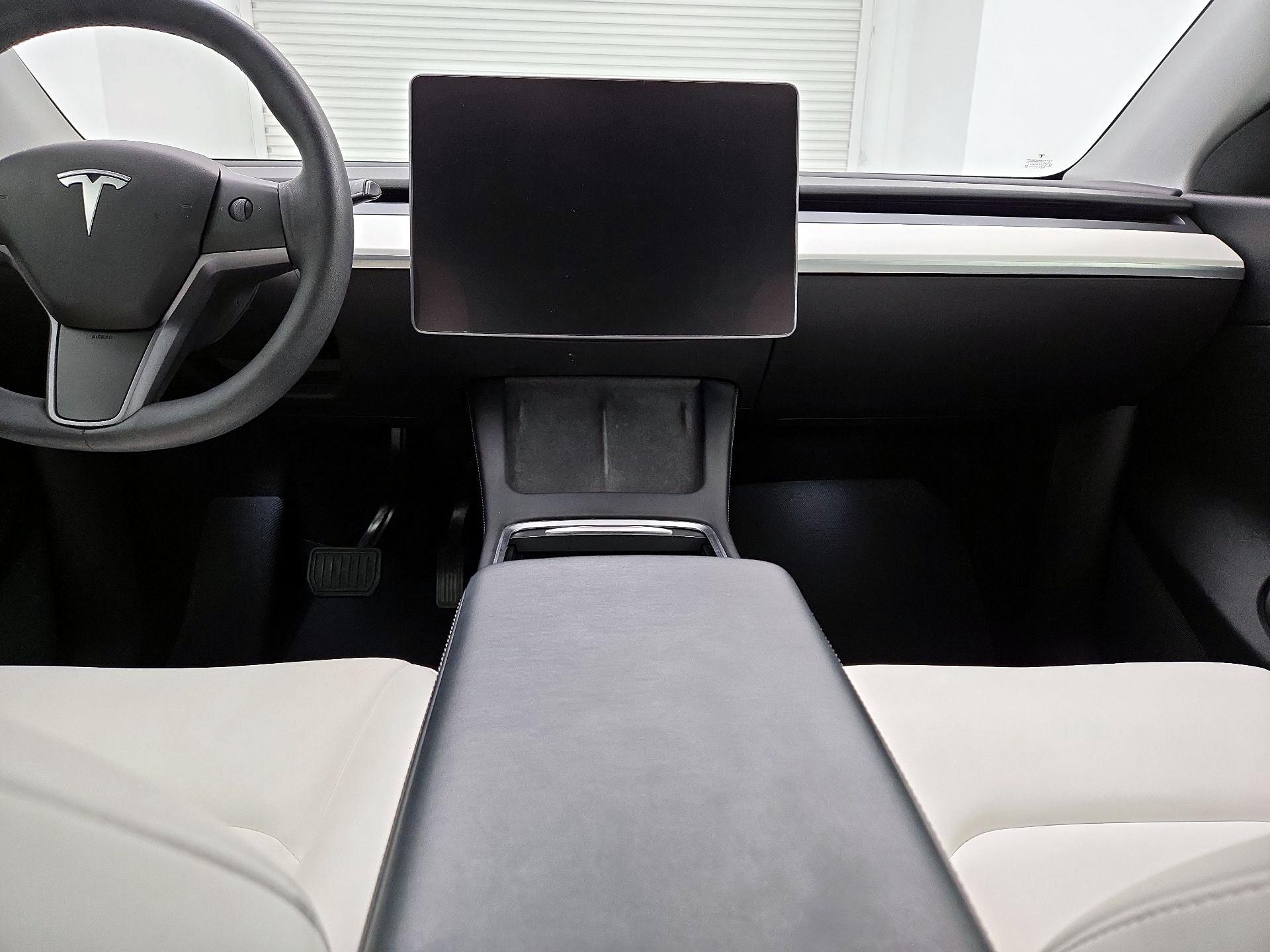Thumbnail: 2022 Tesla Model Y - 9