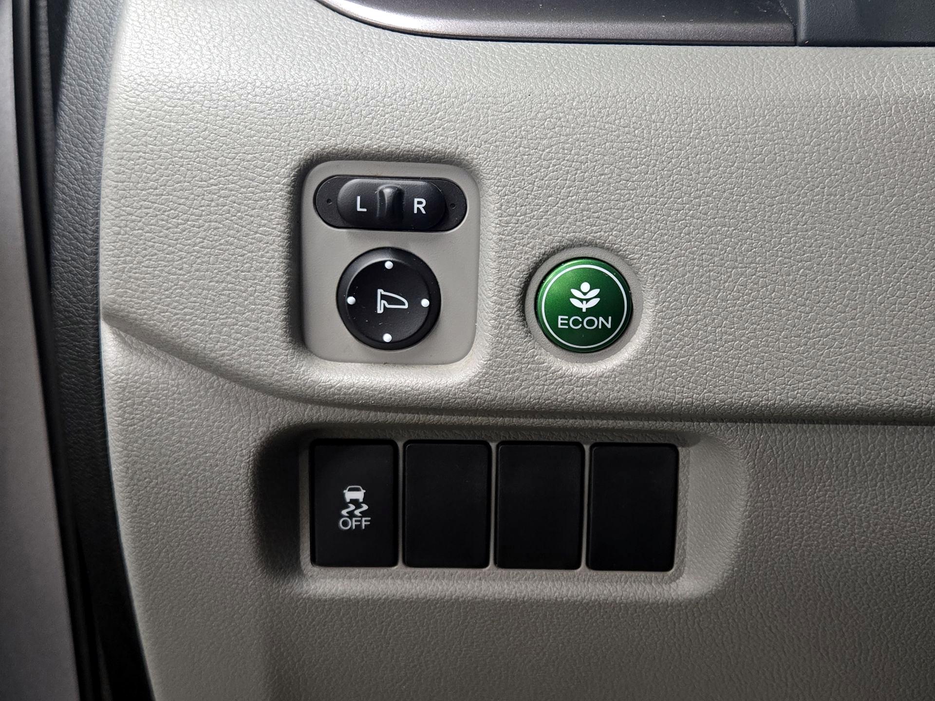 Thumbnail: 2016 Honda Pilot - 13