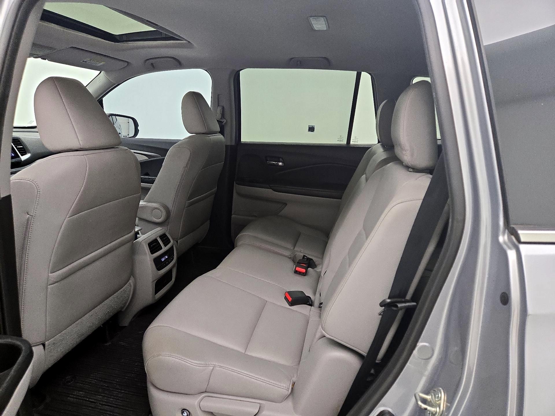 Thumbnail: 2016 Honda Pilot - 20