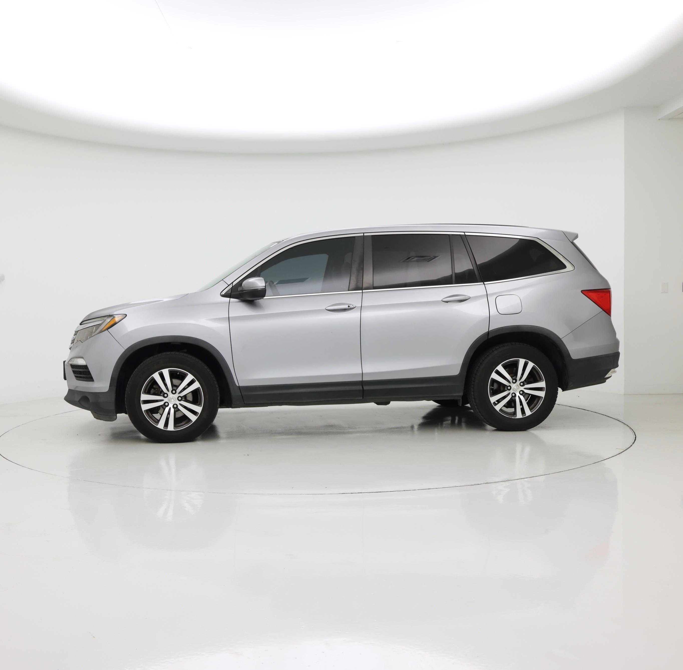 Thumbnail: 2016 Honda Pilot - 3