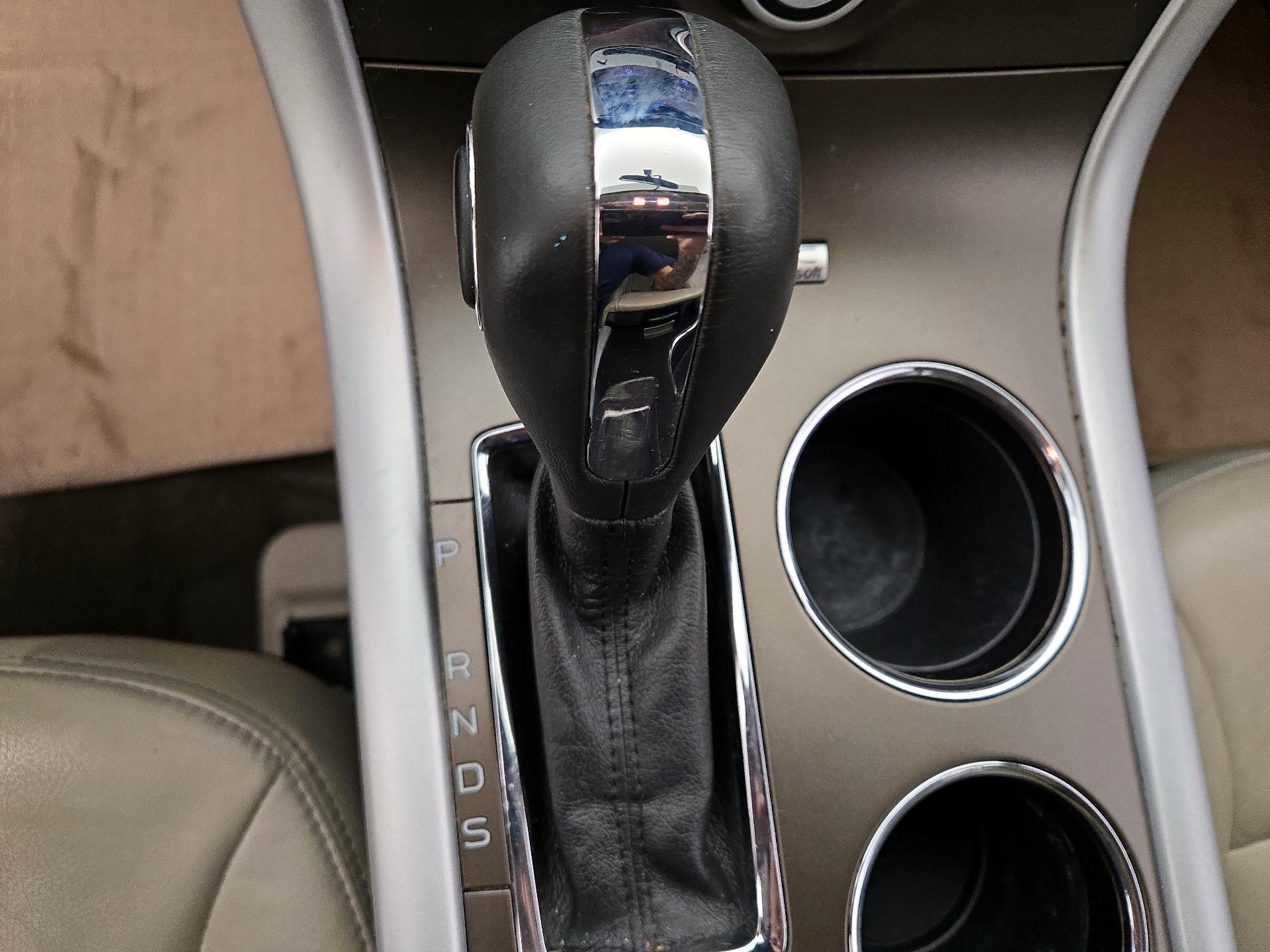 Thumbnail: 2013 Ford Edge - 18
