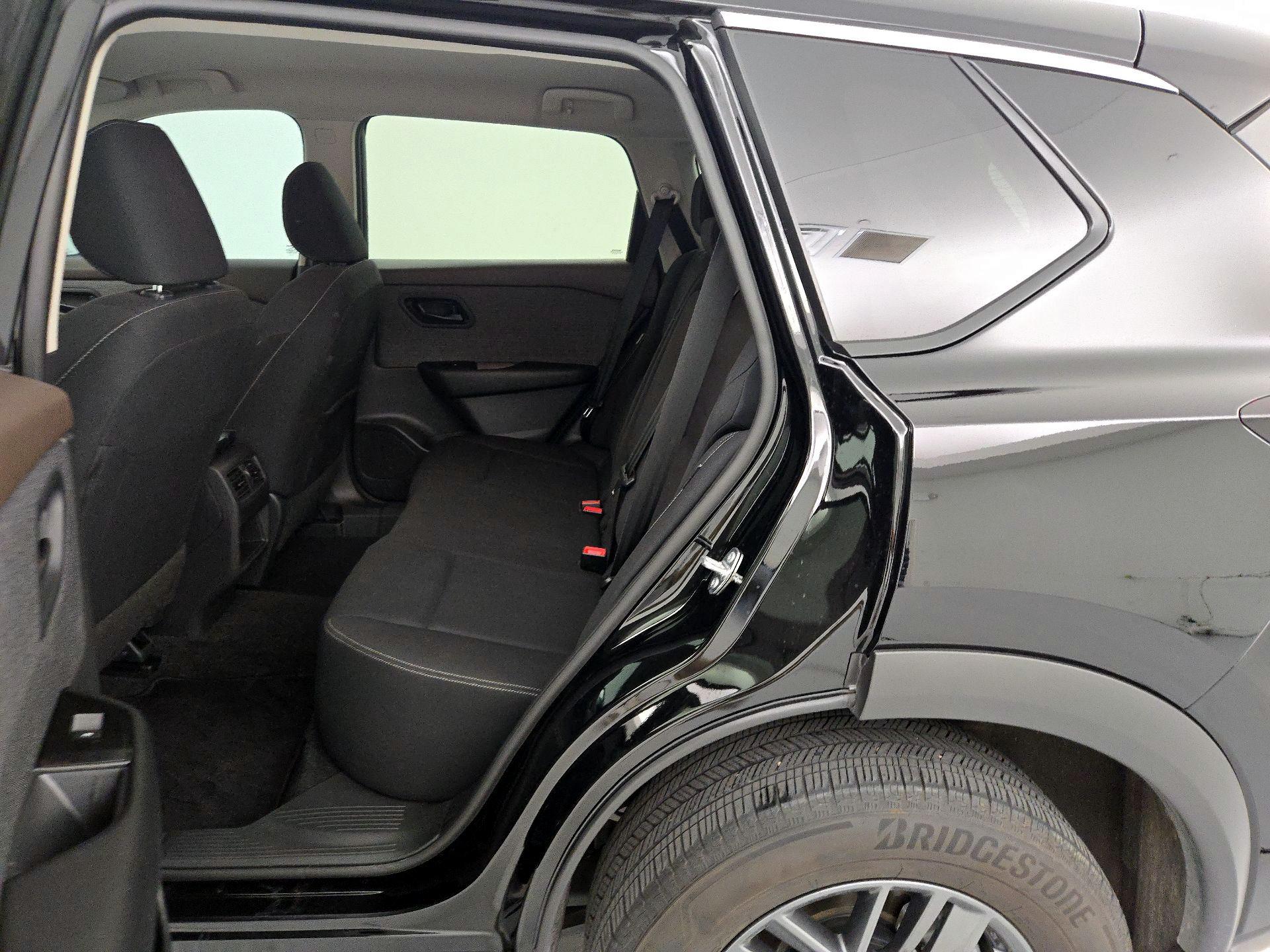 Thumbnail: 2023 Nissan Rogue - 19