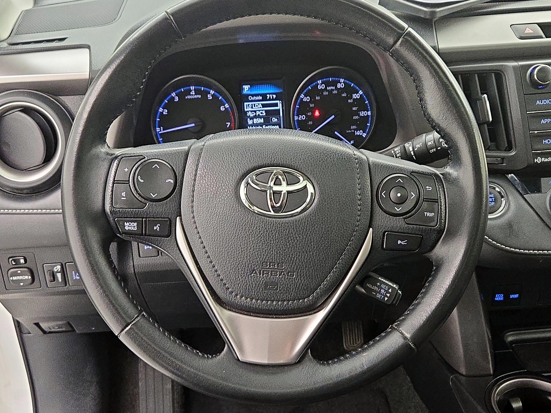 Thumbnail: 2018 Toyota RAV4 - 10