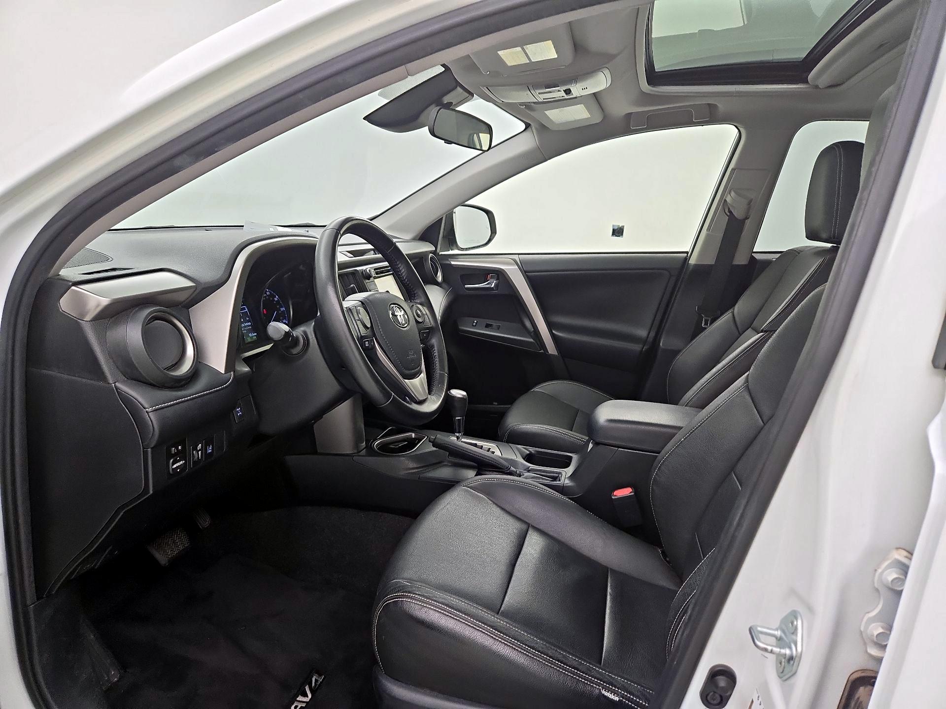 Thumbnail: 2018 Toyota RAV4 - 11