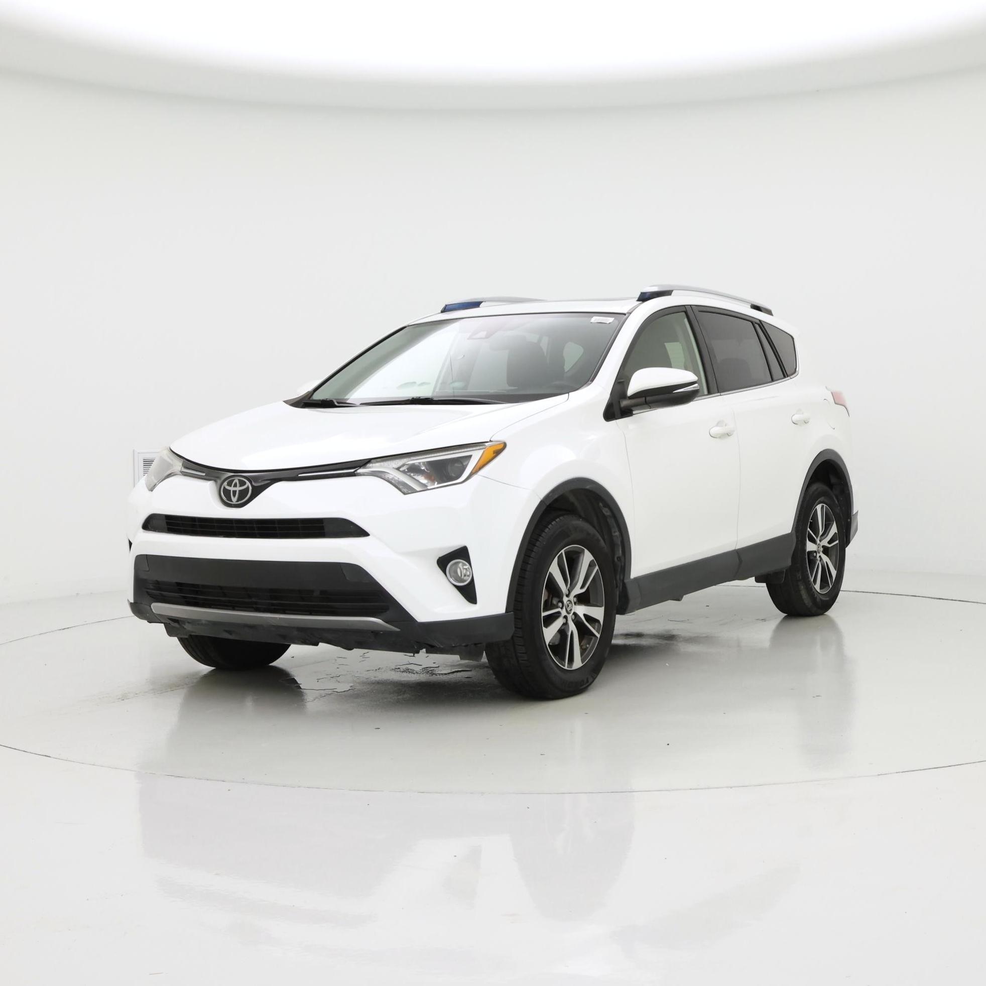 Thumbnail: 2018 Toyota RAV4 - 4