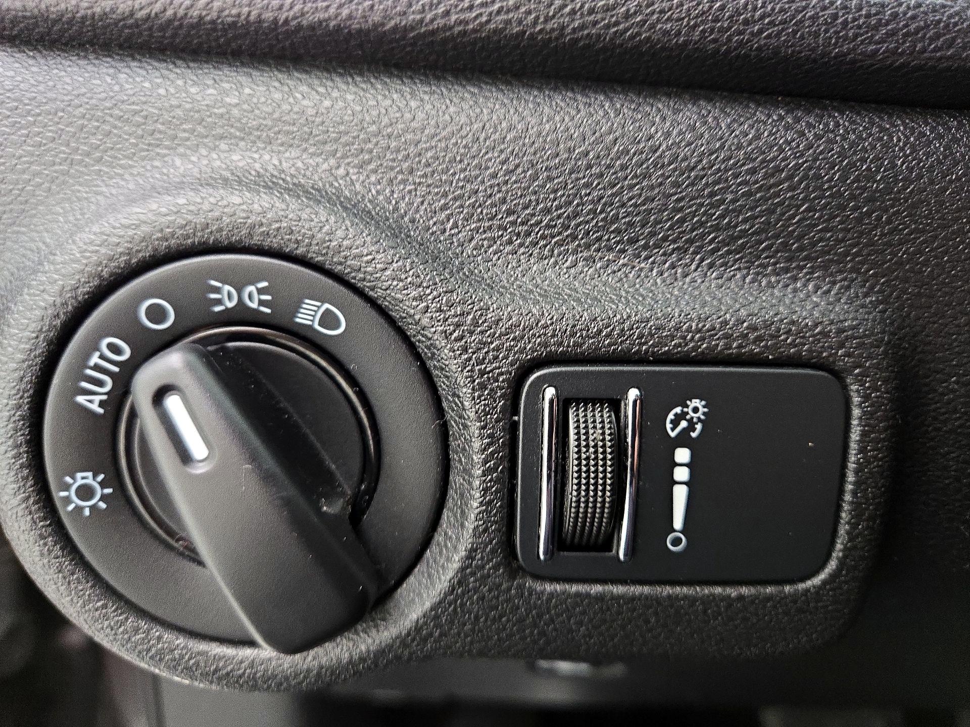 Thumbnail: 2015 Dodge Dart - 13
