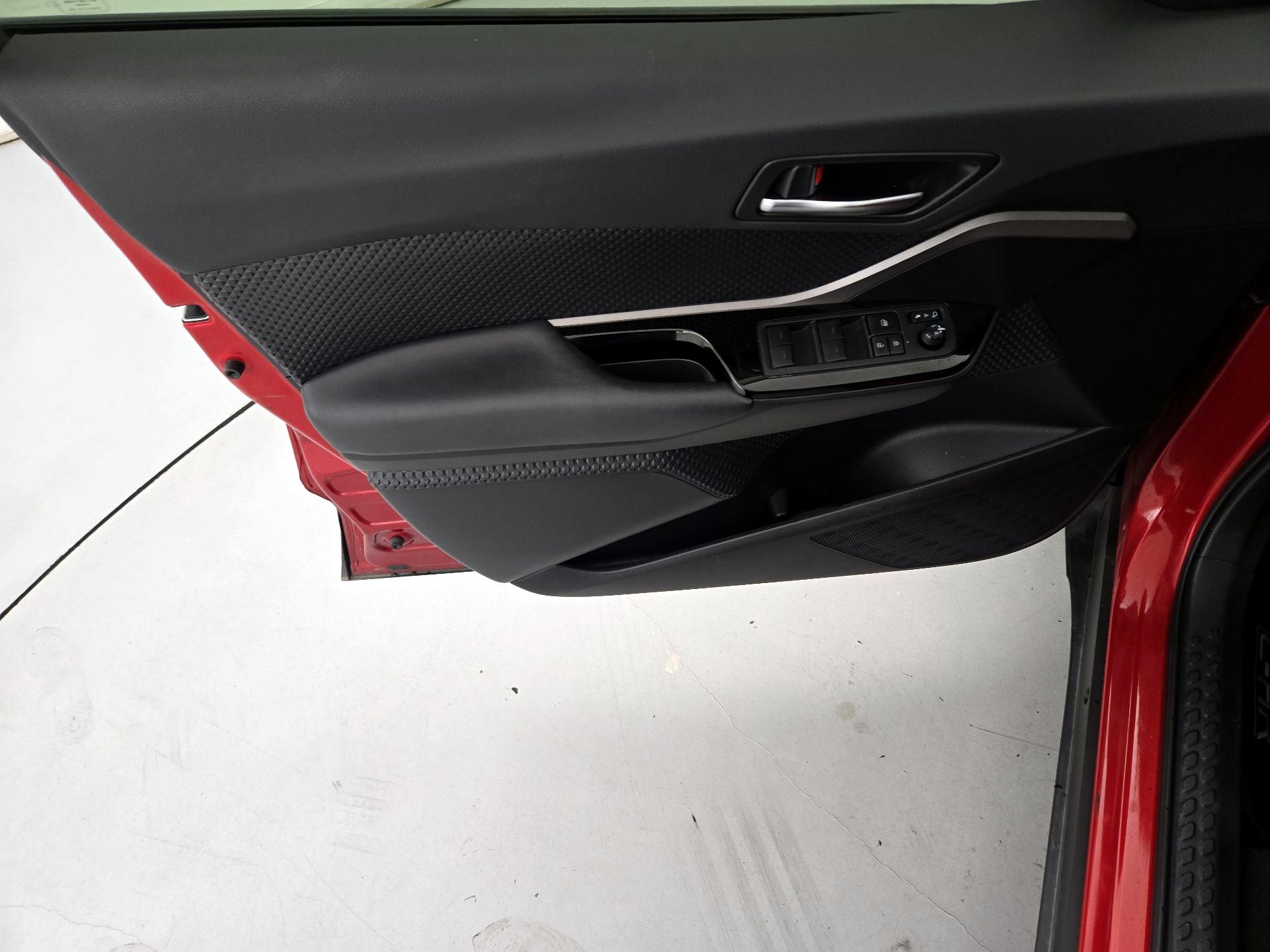 Thumbnail: 2021 Toyota C-HR - 12
