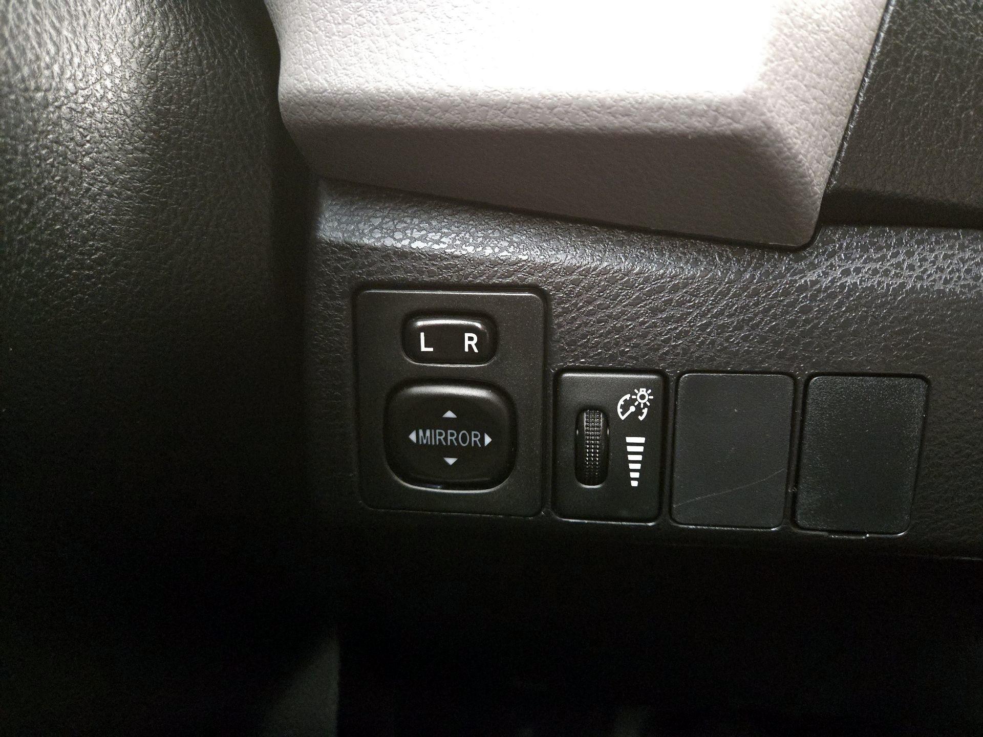 Thumbnail: 2016 Toyota Corolla - 13