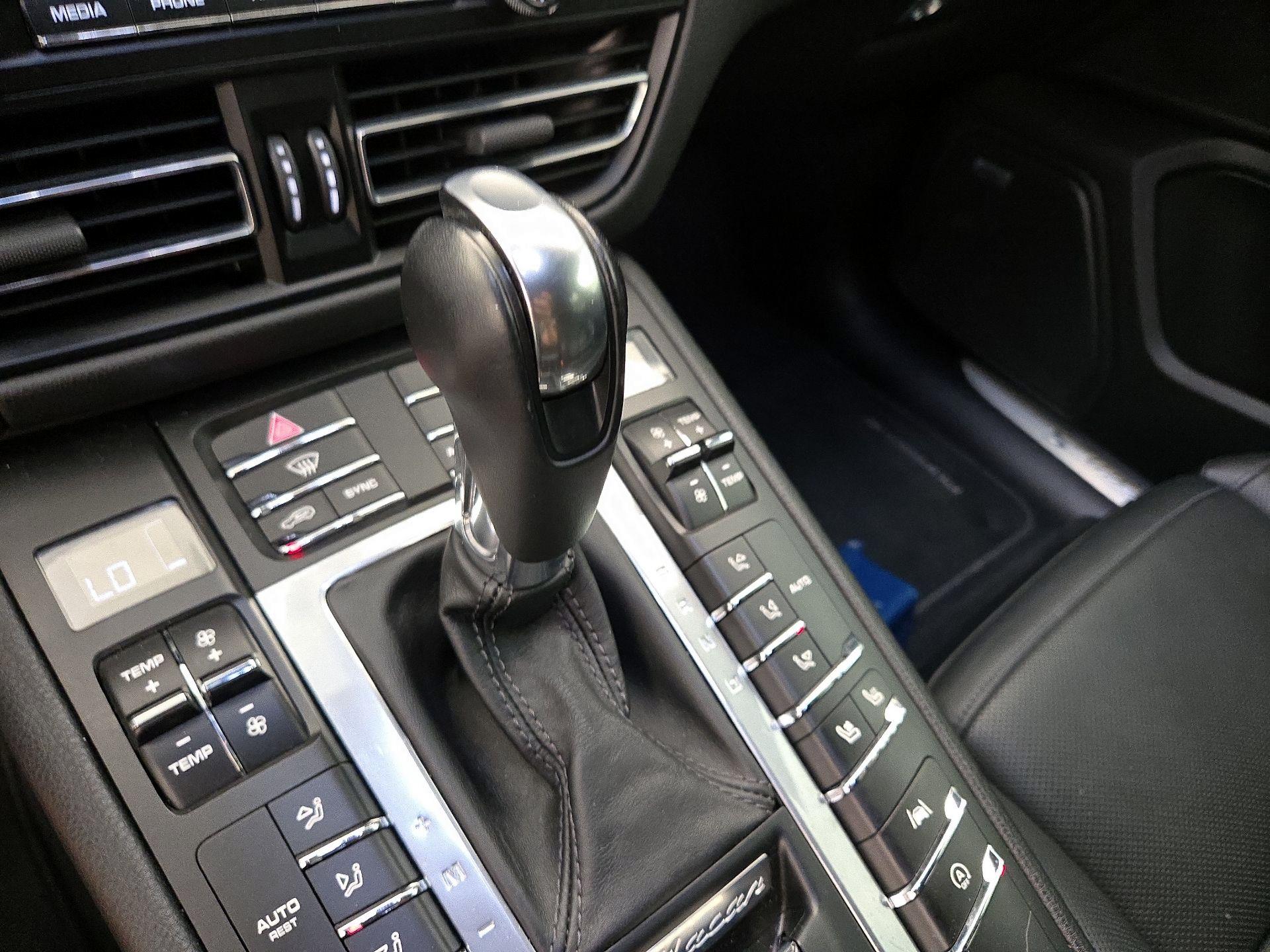 Thumbnail: 2019 Porsche Macan - 18