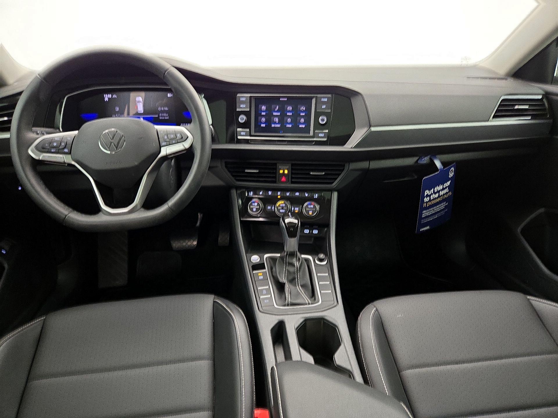 Thumbnail: 2024 Volkswagen Jetta - 9