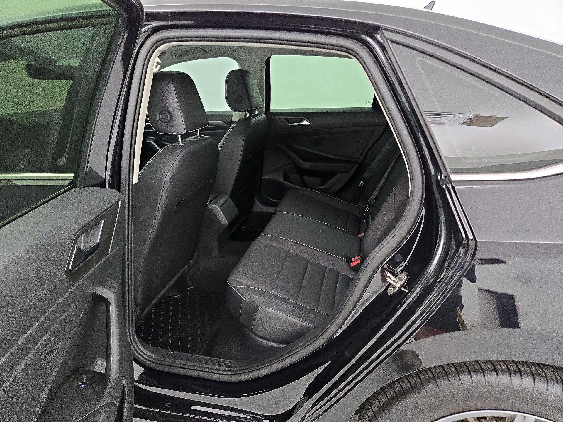 Thumbnail: 2024 Volkswagen Jetta - 20