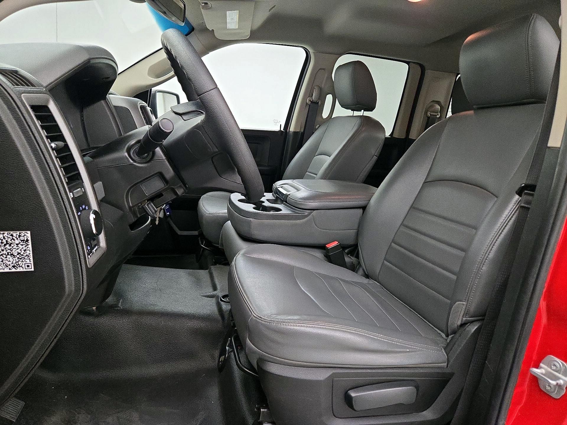 Thumbnail: 2019 RAM 1500 Classic - 11