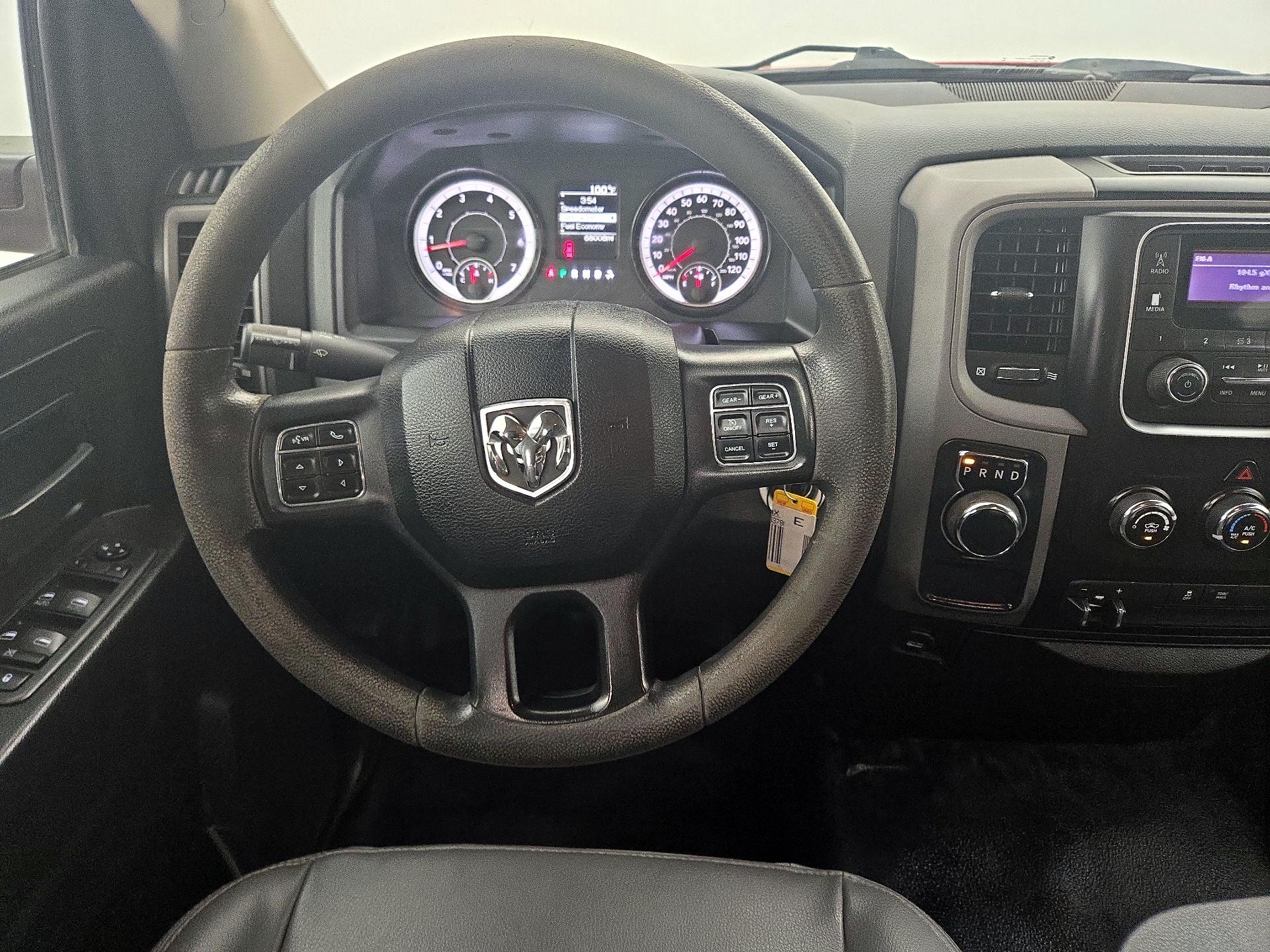 Thumbnail: 2019 RAM 1500 Classic - 10