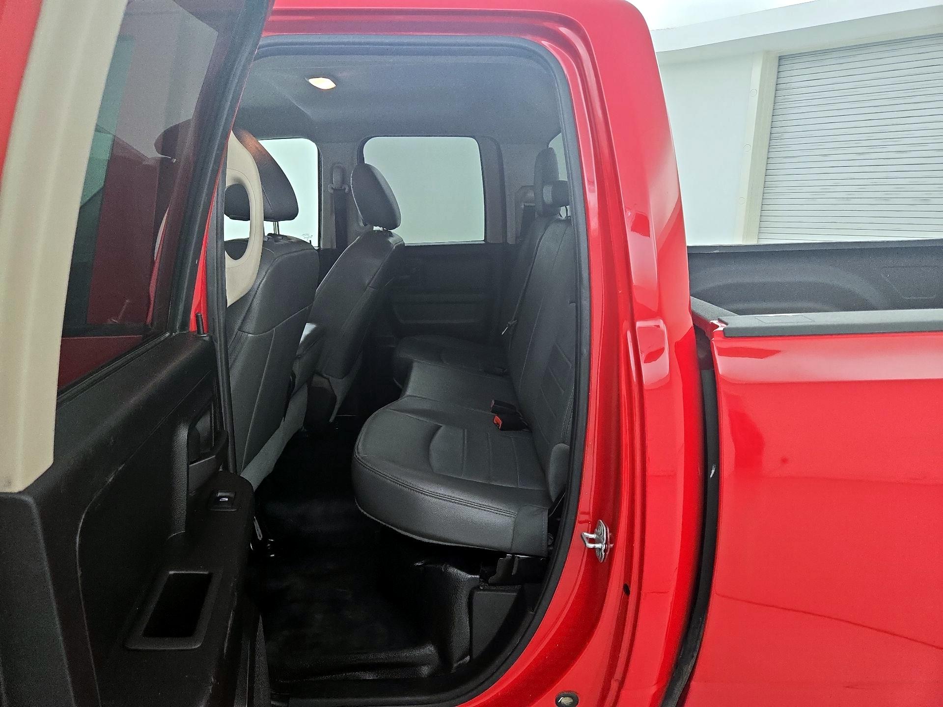 Thumbnail: 2019 RAM 1500 Classic - 19