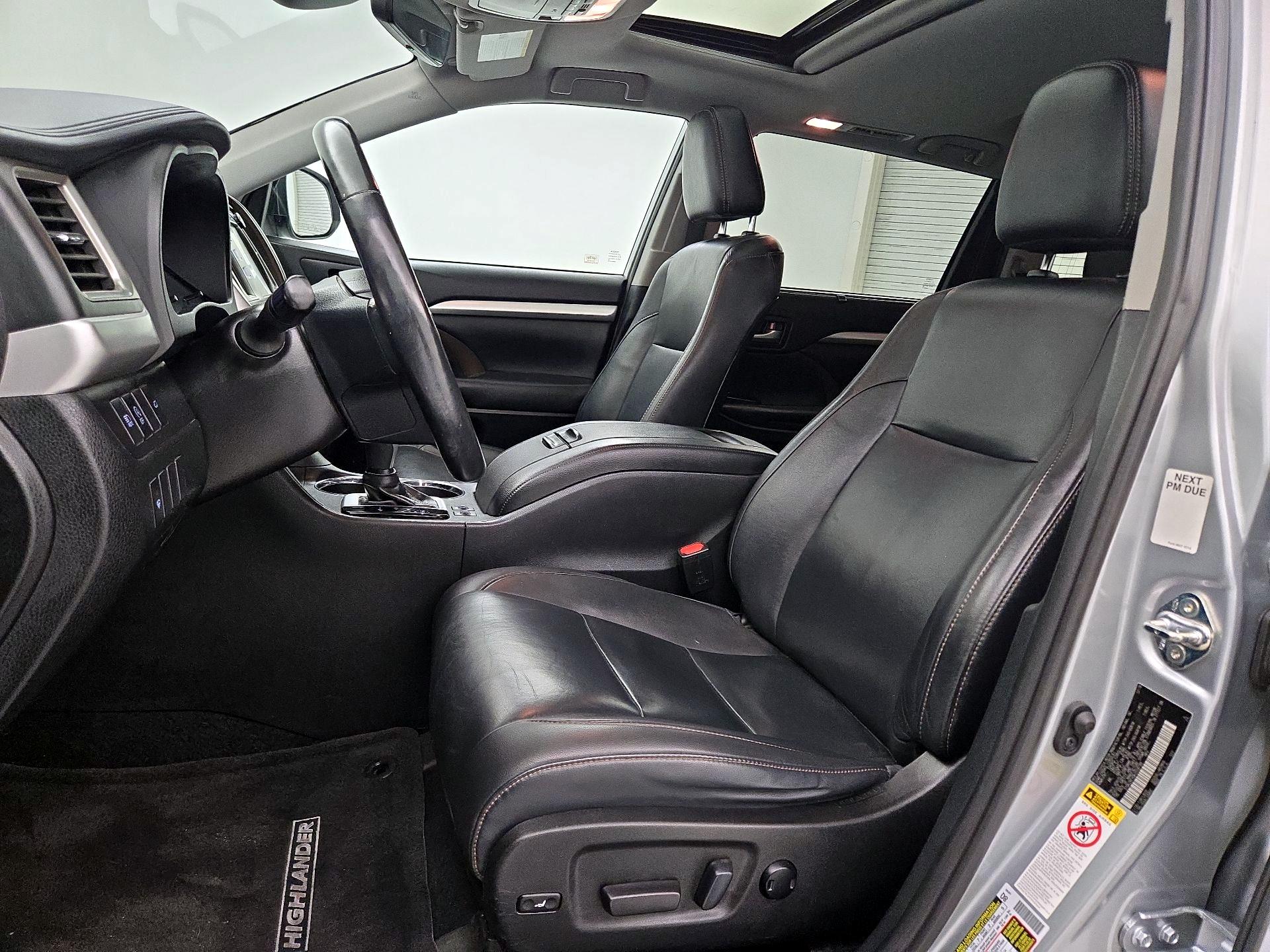 Thumbnail: 2019 Toyota Highlander - 11