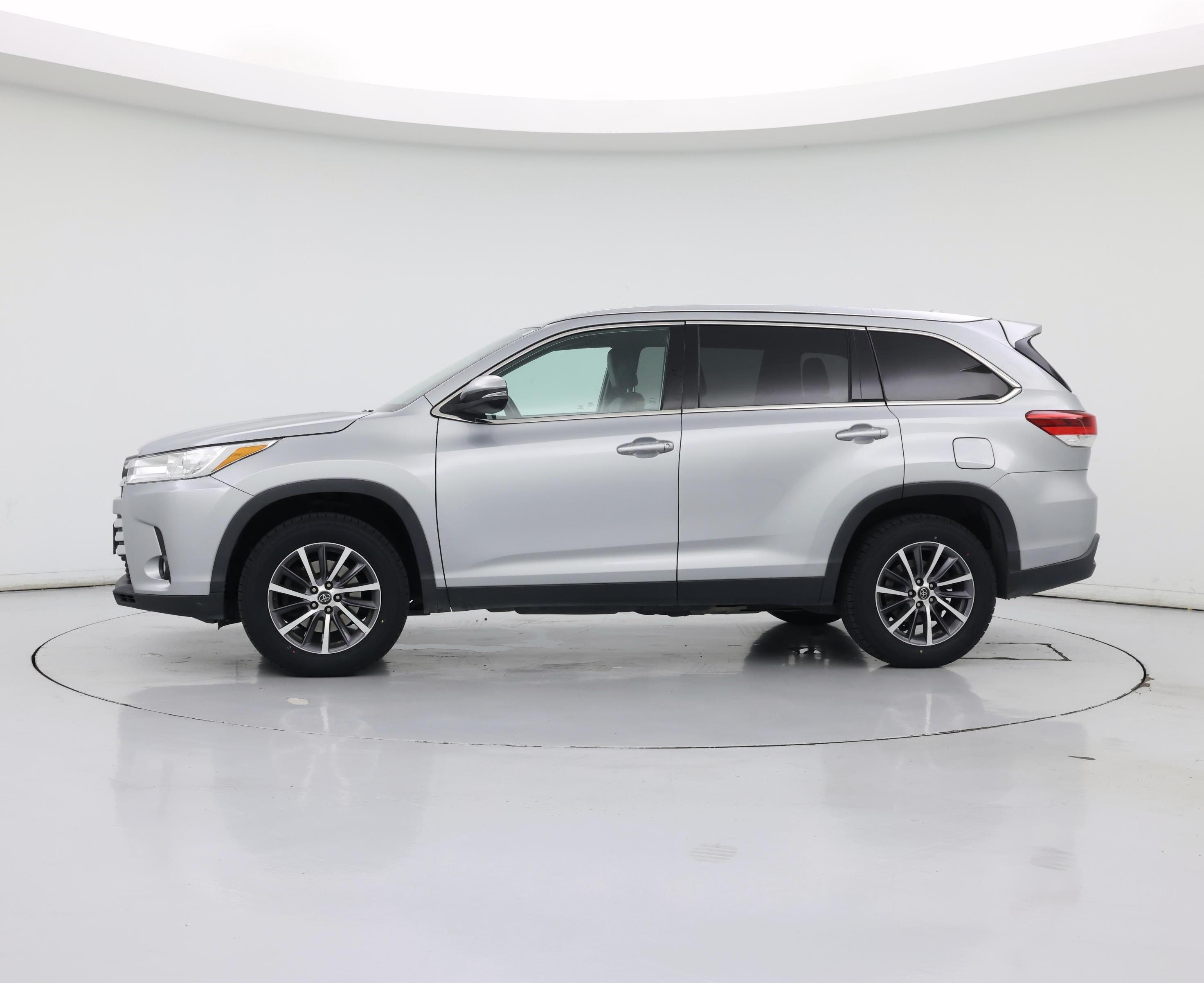 Thumbnail: 2019 Toyota Highlander - 3