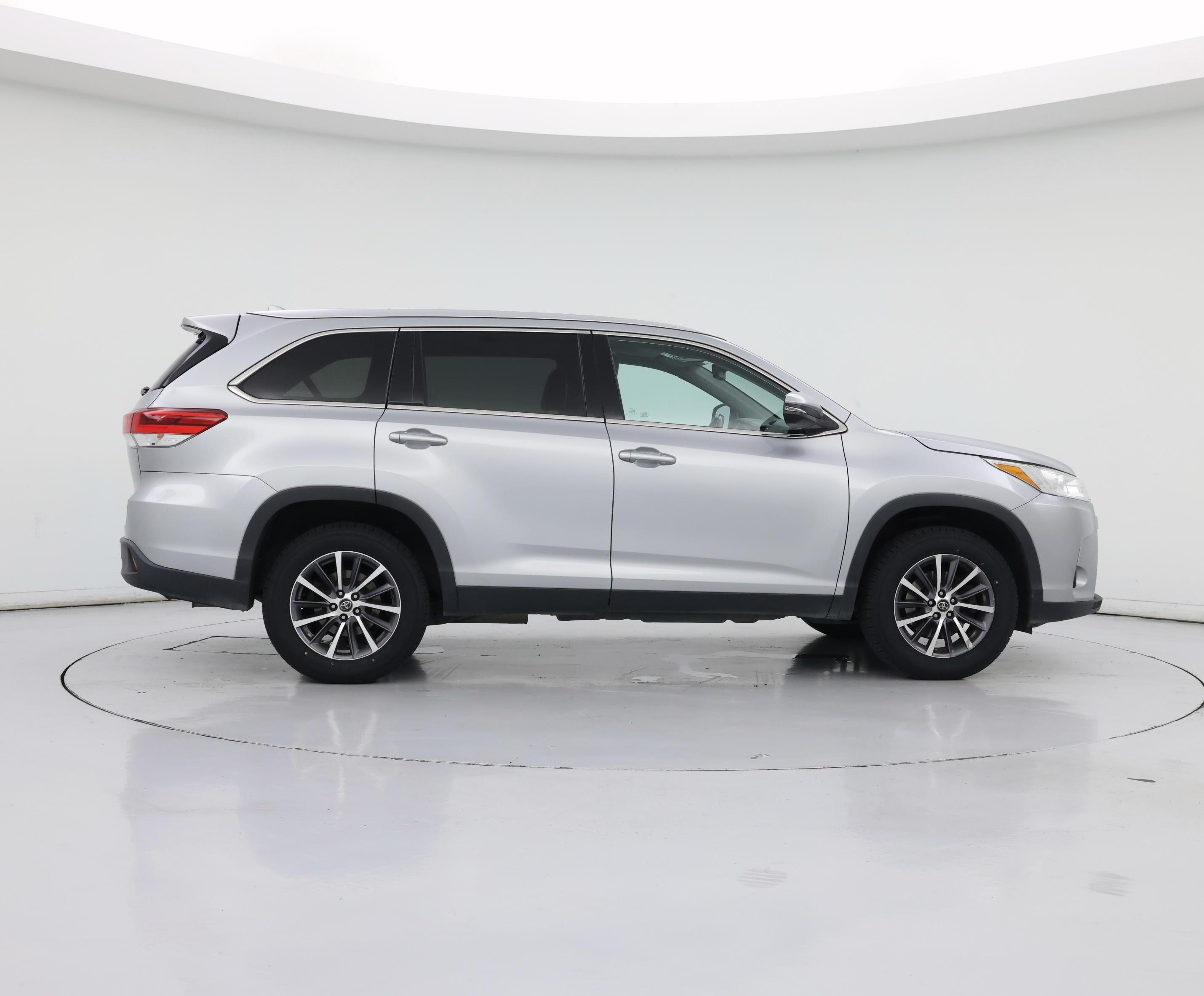 Thumbnail: 2019 Toyota Highlander - 7