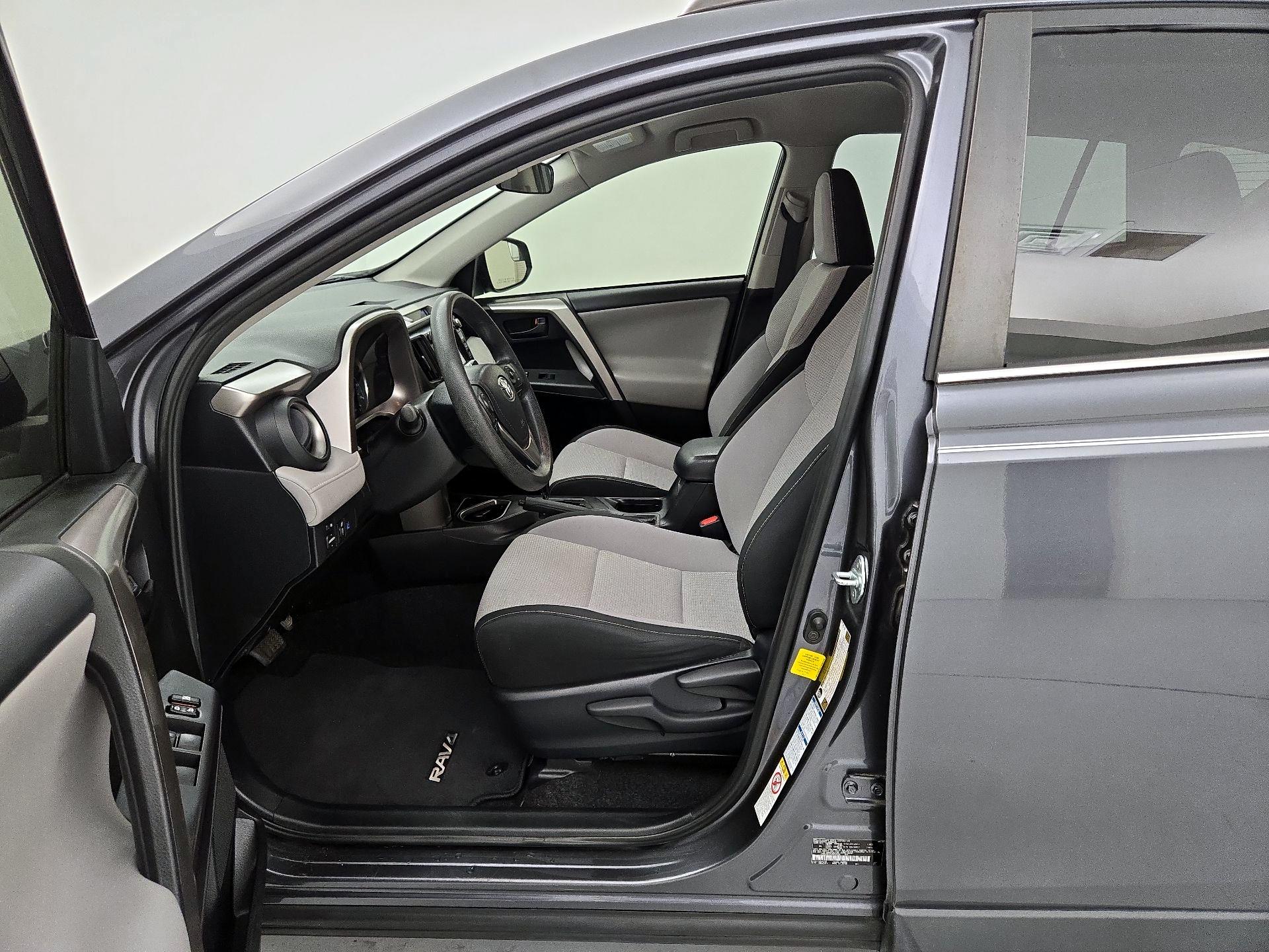 Thumbnail: 2018 Toyota RAV4 - 11