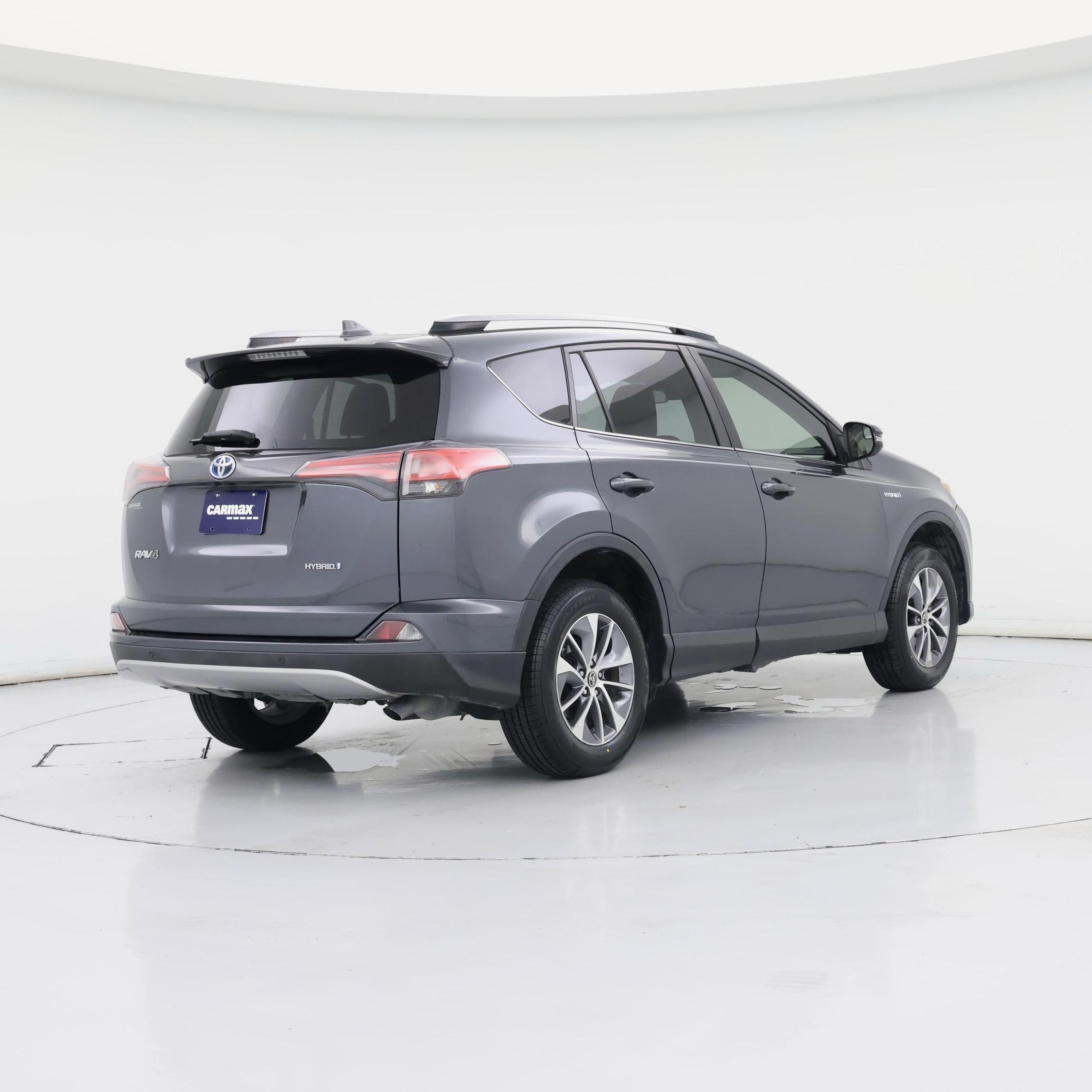 Thumbnail: 2018 Toyota RAV4 - 8