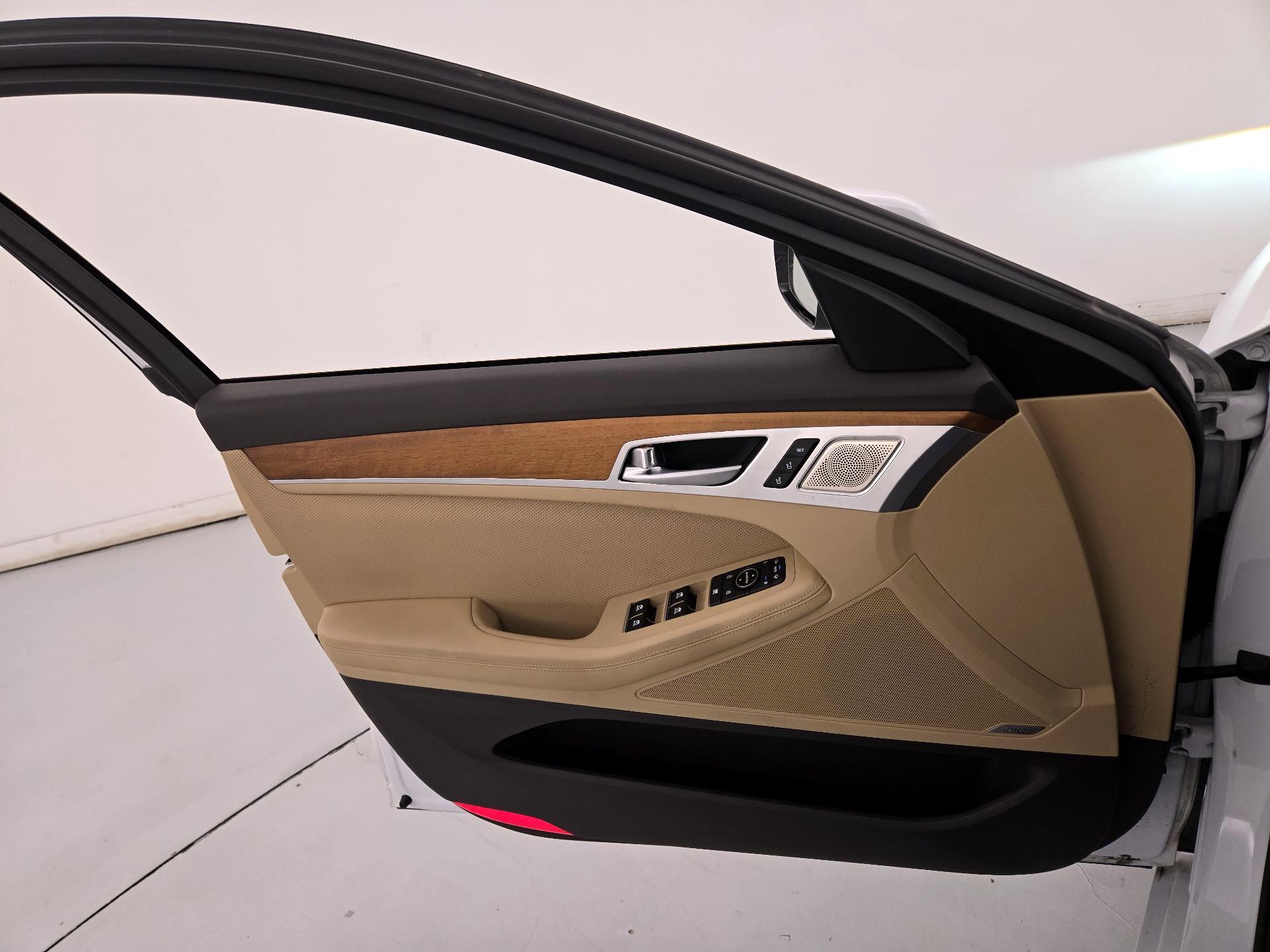 Thumbnail: 2019 Genesis G80 - 12