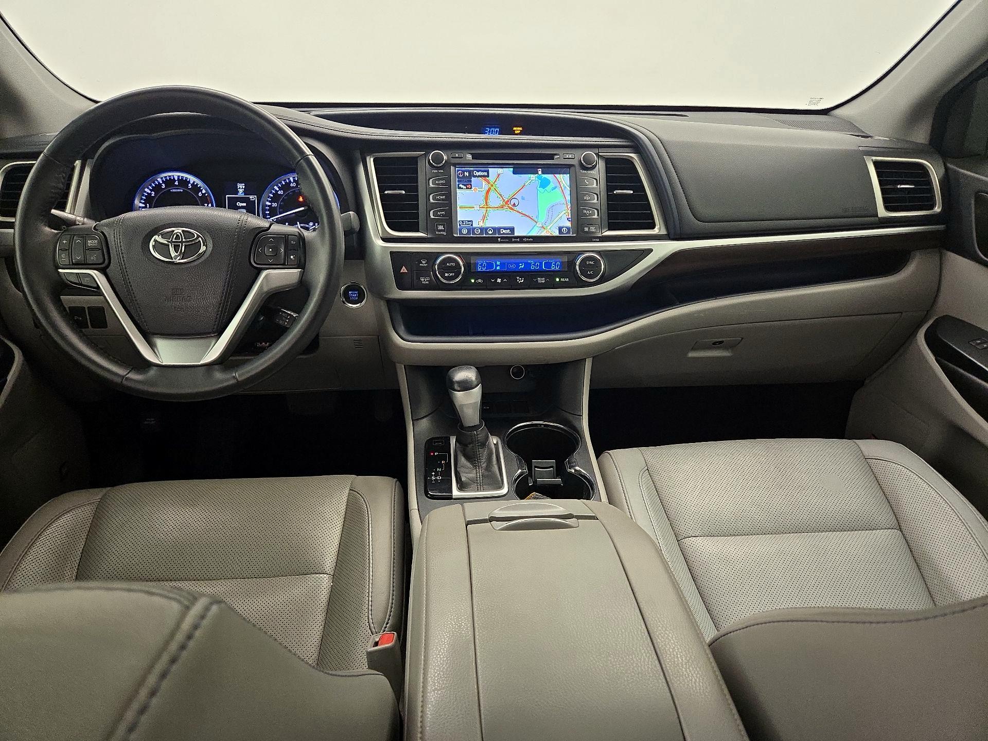 Thumbnail: 2016 Toyota Highlander - 9