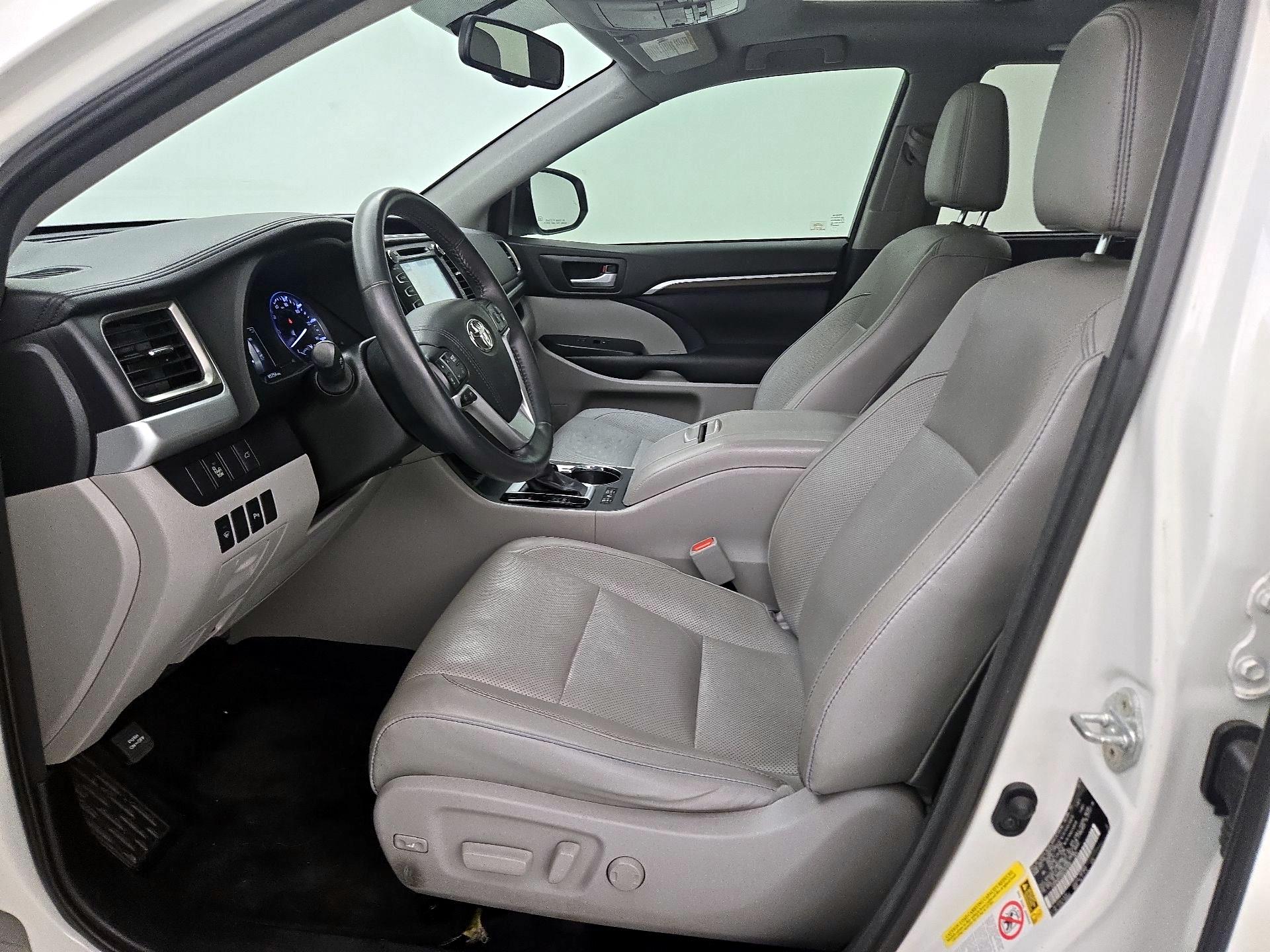 Thumbnail: 2016 Toyota Highlander - 11