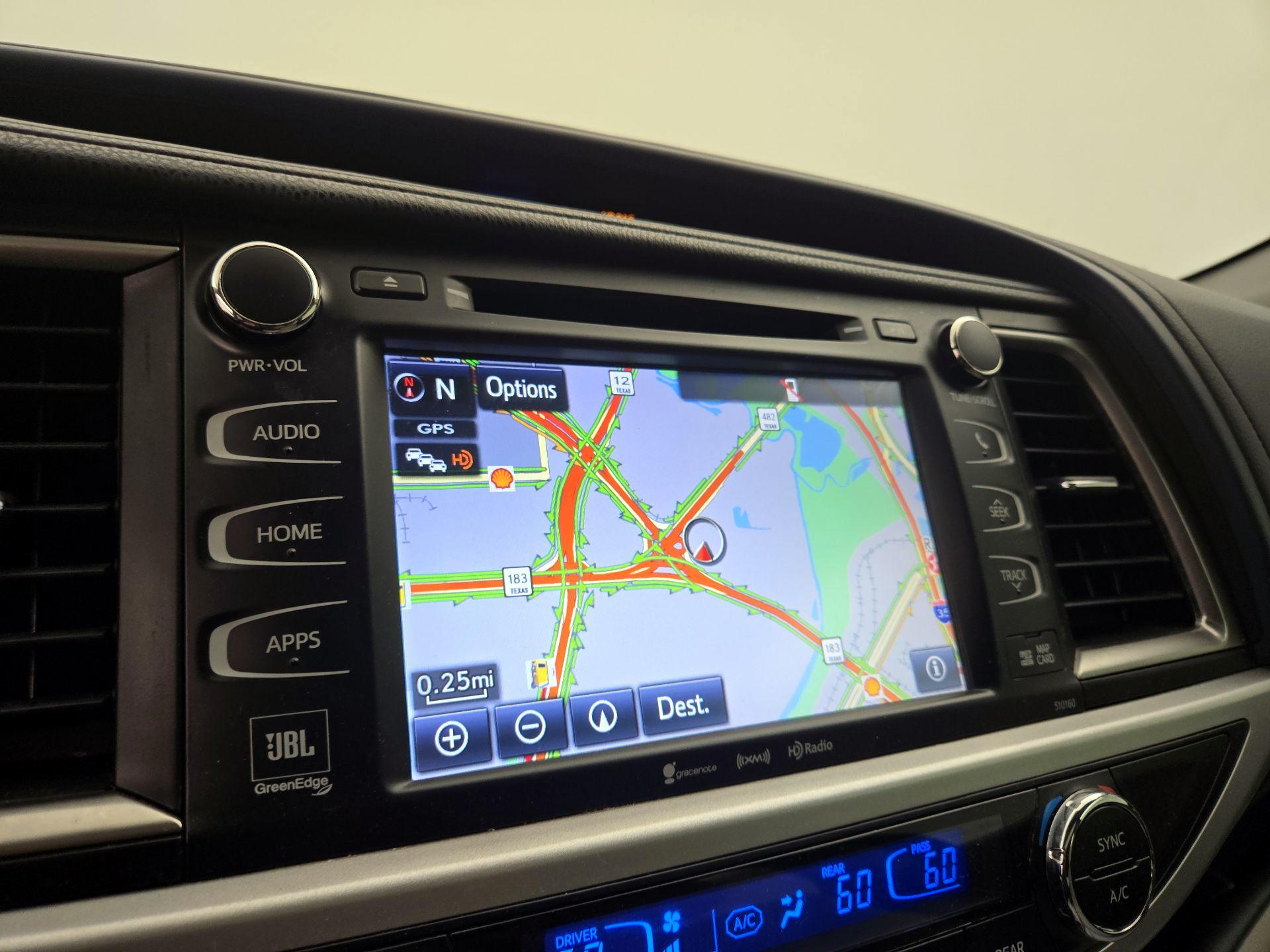 Thumbnail: 2016 Toyota Highlander - 14