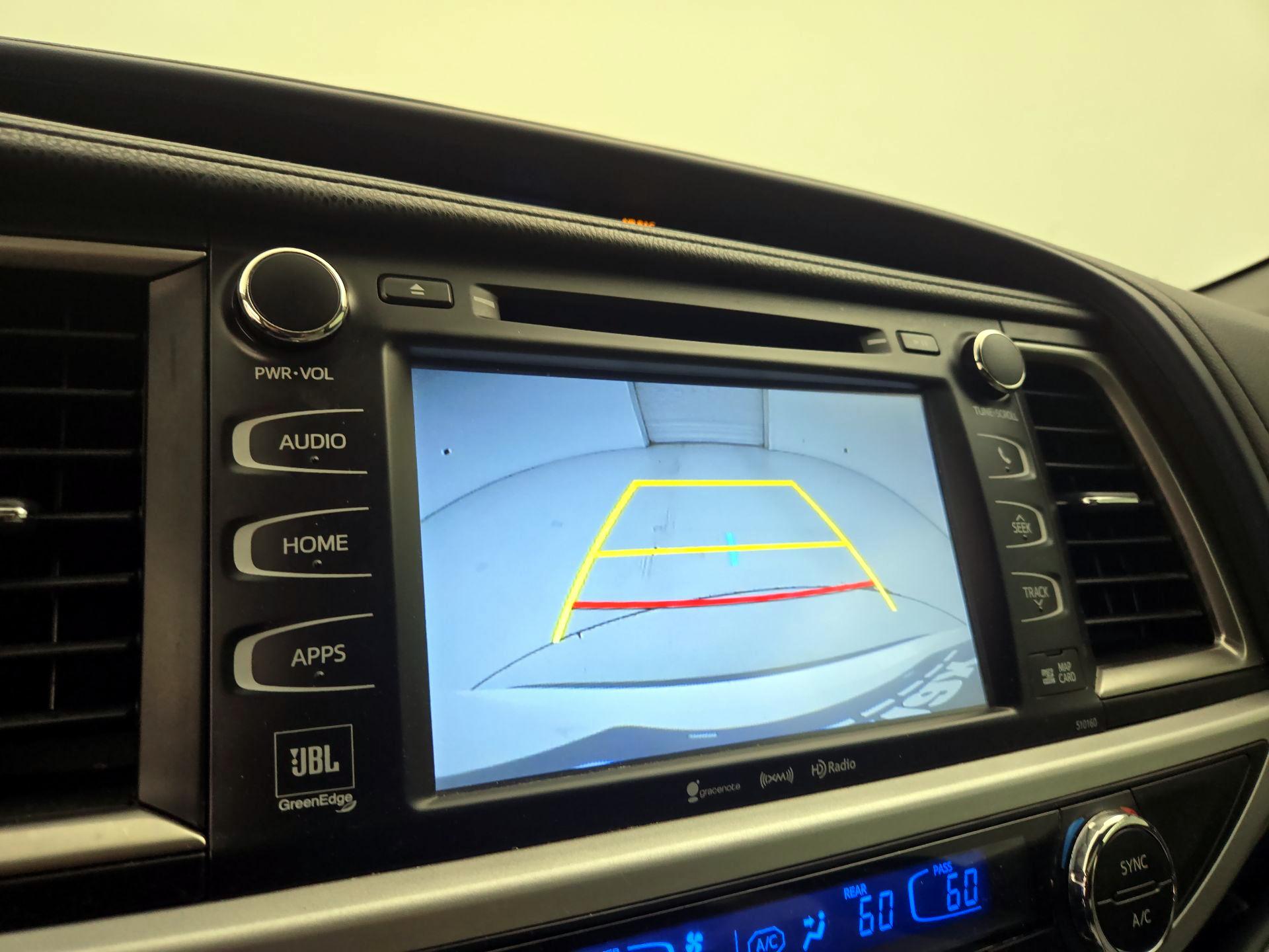 Thumbnail: 2016 Toyota Highlander - 15