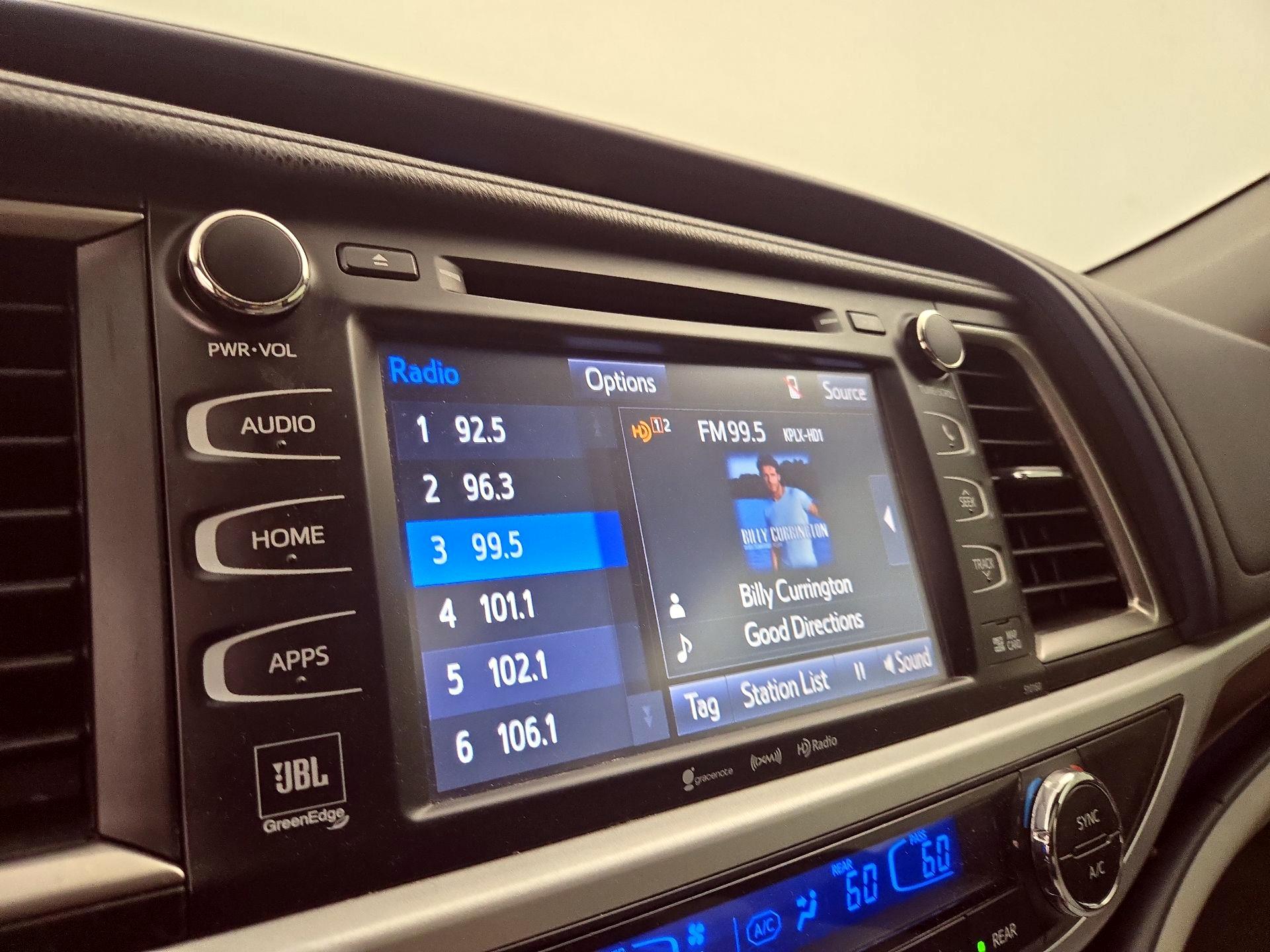 Thumbnail: 2016 Toyota Highlander - 16
