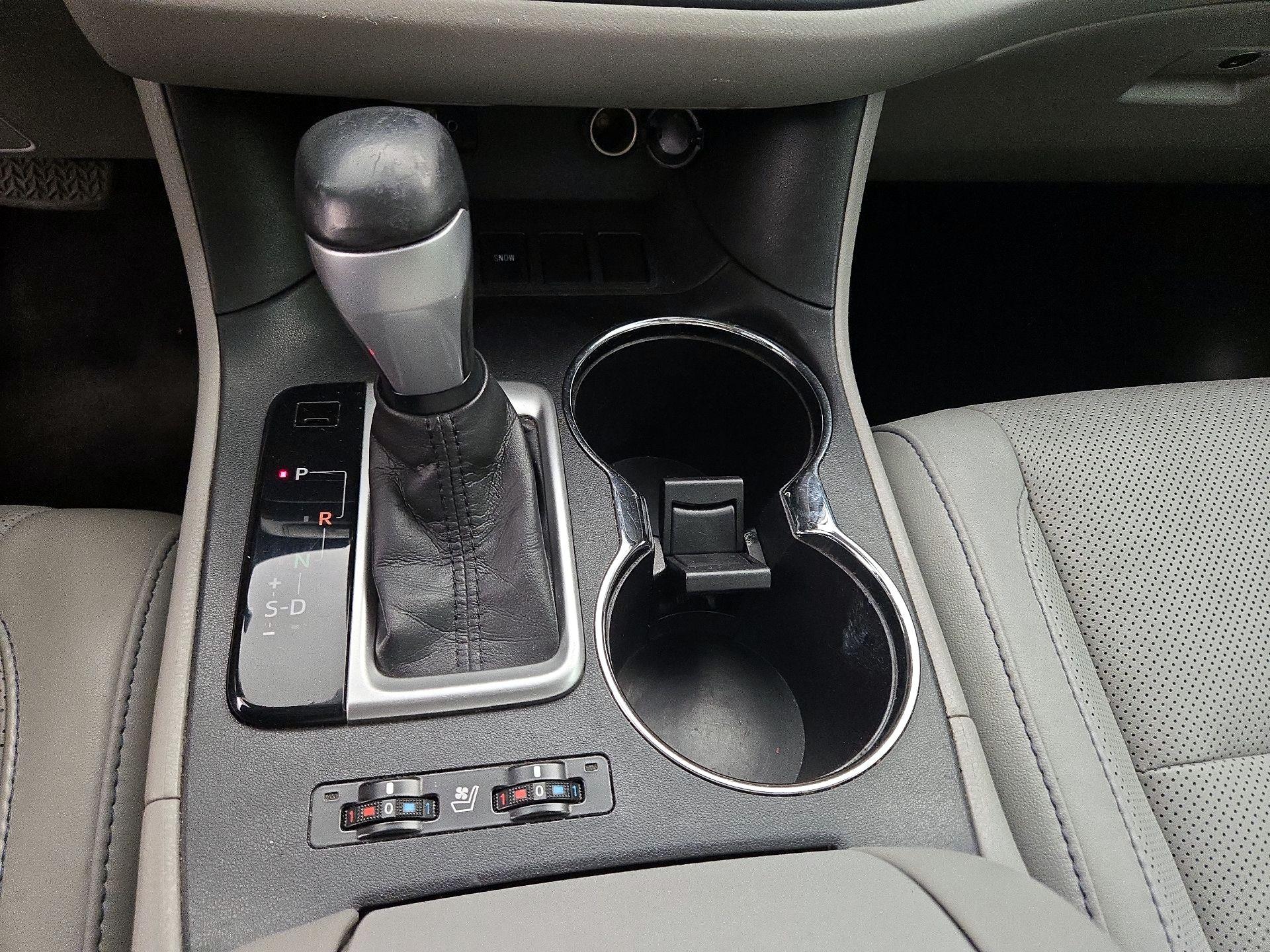 Thumbnail: 2016 Toyota Highlander - 18