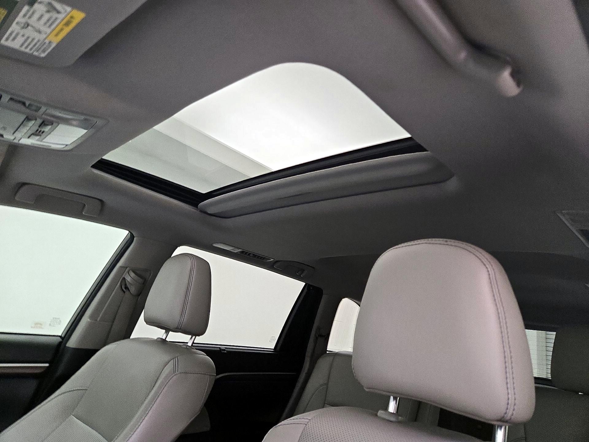 Thumbnail: 2016 Toyota Highlander - 20