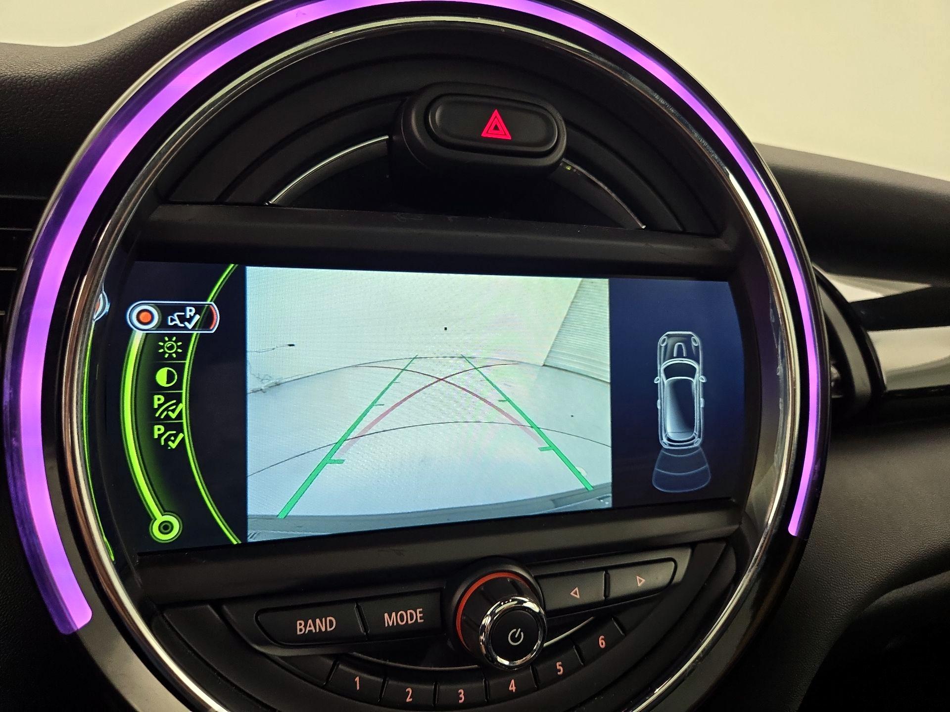 Thumbnail: 2015 MINI Cooper Hardtop - 15