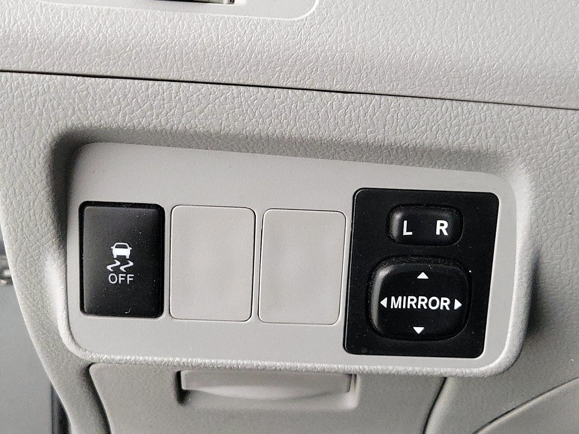 Thumbnail: 2013 Toyota Corolla - 13