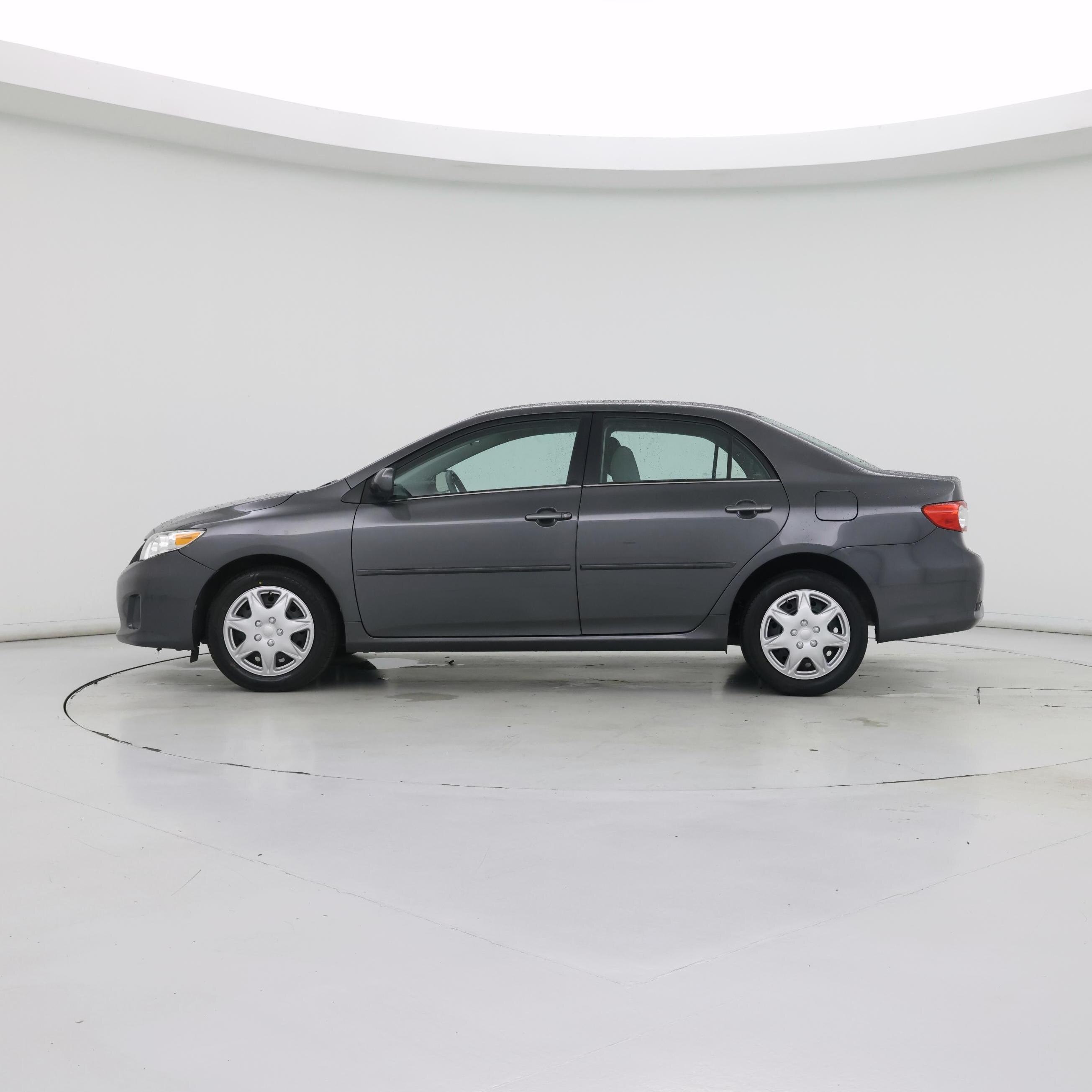 Thumbnail: 2013 Toyota Corolla - 3